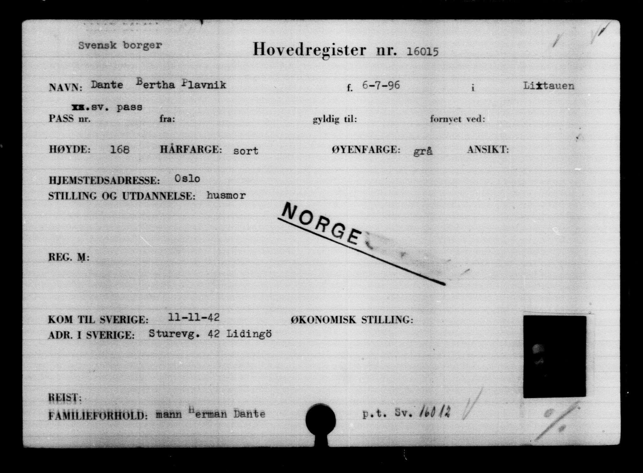 Den Kgl. Norske Legasjons Flyktningskontor, AV/RA-S-6753/V/Va/L0008: Kjesäterkartoteket.  Flyktningenr. 15700-18547, 1940-1945, p. 343