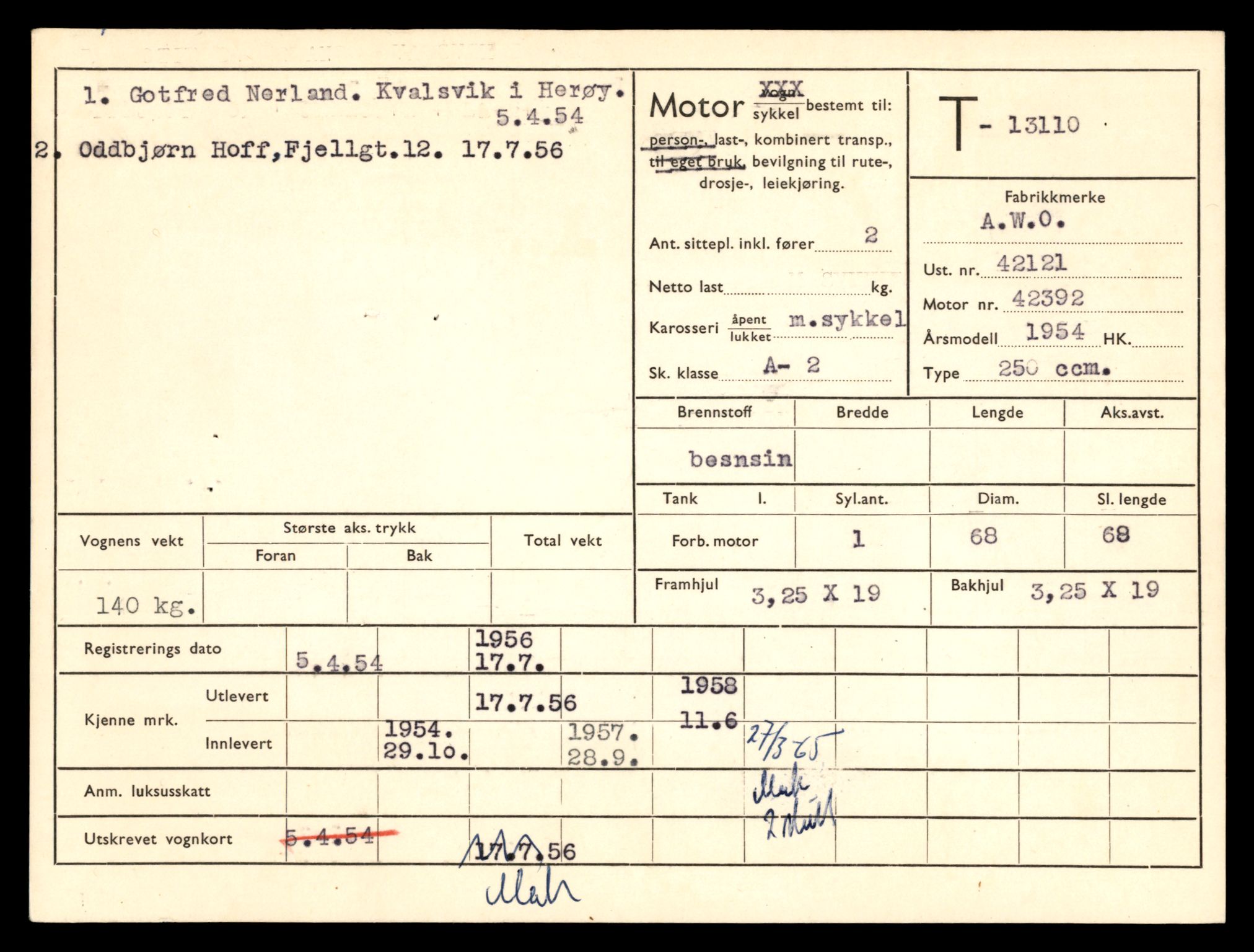 Møre og Romsdal vegkontor - Ålesund trafikkstasjon, AV/SAT-A-4099/F/Fe/L0037: Registreringskort for kjøretøy T 13031 - T 13179, 1927-1998, p. 1563