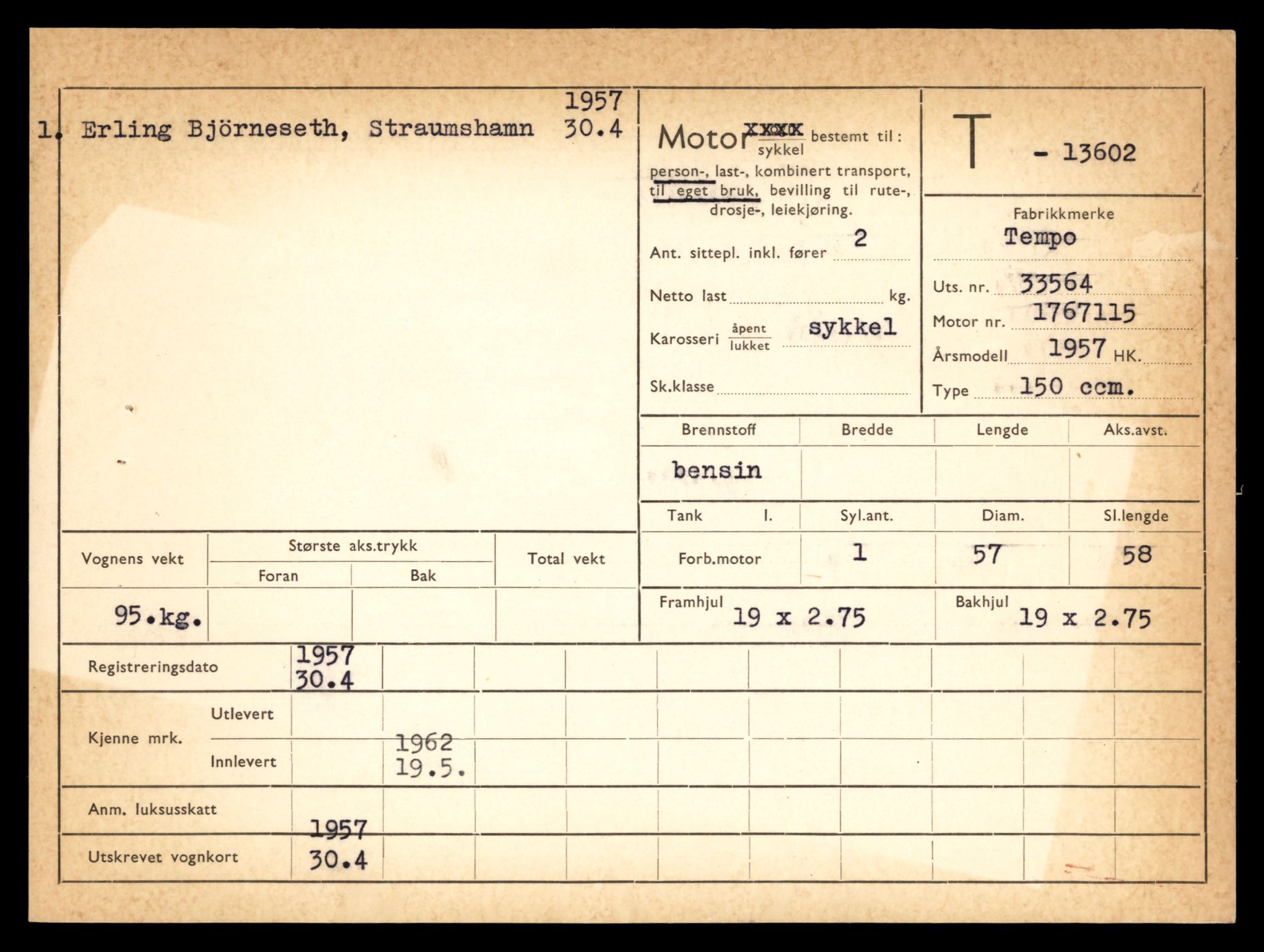 Møre og Romsdal vegkontor - Ålesund trafikkstasjon, AV/SAT-A-4099/F/Fe/L0040: Registreringskort for kjøretøy T 13531 - T 13709, 1927-1998, p. 1292