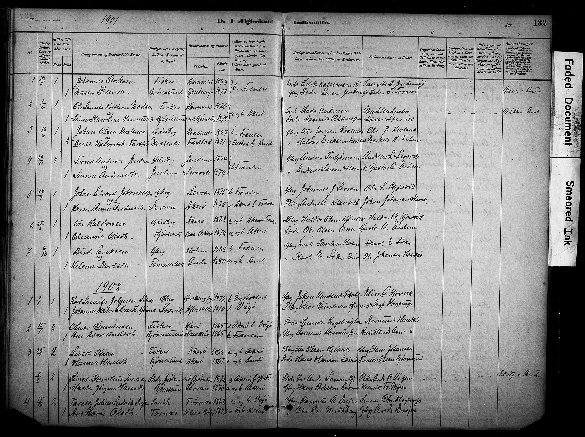 Ministerialprotokoller, klokkerbøker og fødselsregistre - Møre og Romsdal, SAT/A-1454/565/L0755: Parish register (copy) no. 565C04, 1883-1903, p. 132