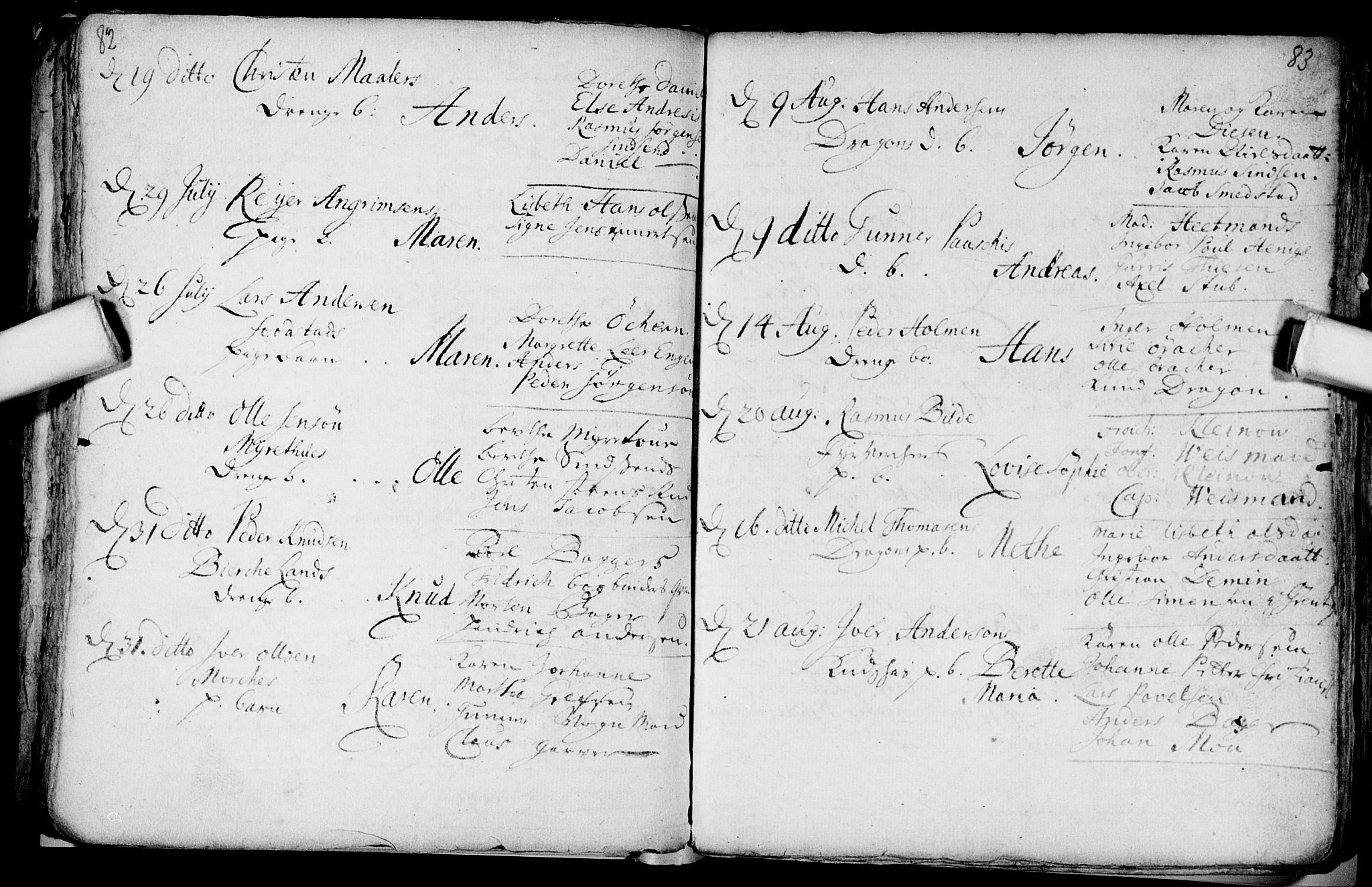 Aker prestekontor kirkebøker, AV/SAO-A-10861/F/L0002: Parish register (official) no. 2, 1714-1720, p. 82-83