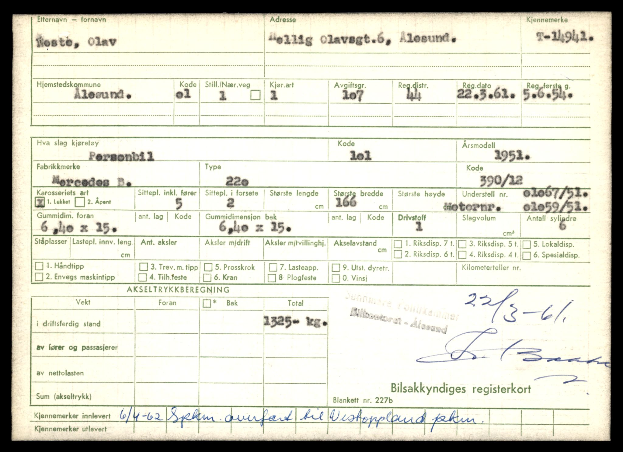 Møre og Romsdal vegkontor - Ålesund trafikkstasjon, AV/SAT-A-4099/F/Fe/L0049: Registreringskort for kjøretøy T 14864 - T 18613, 1927-1998, p. 1787