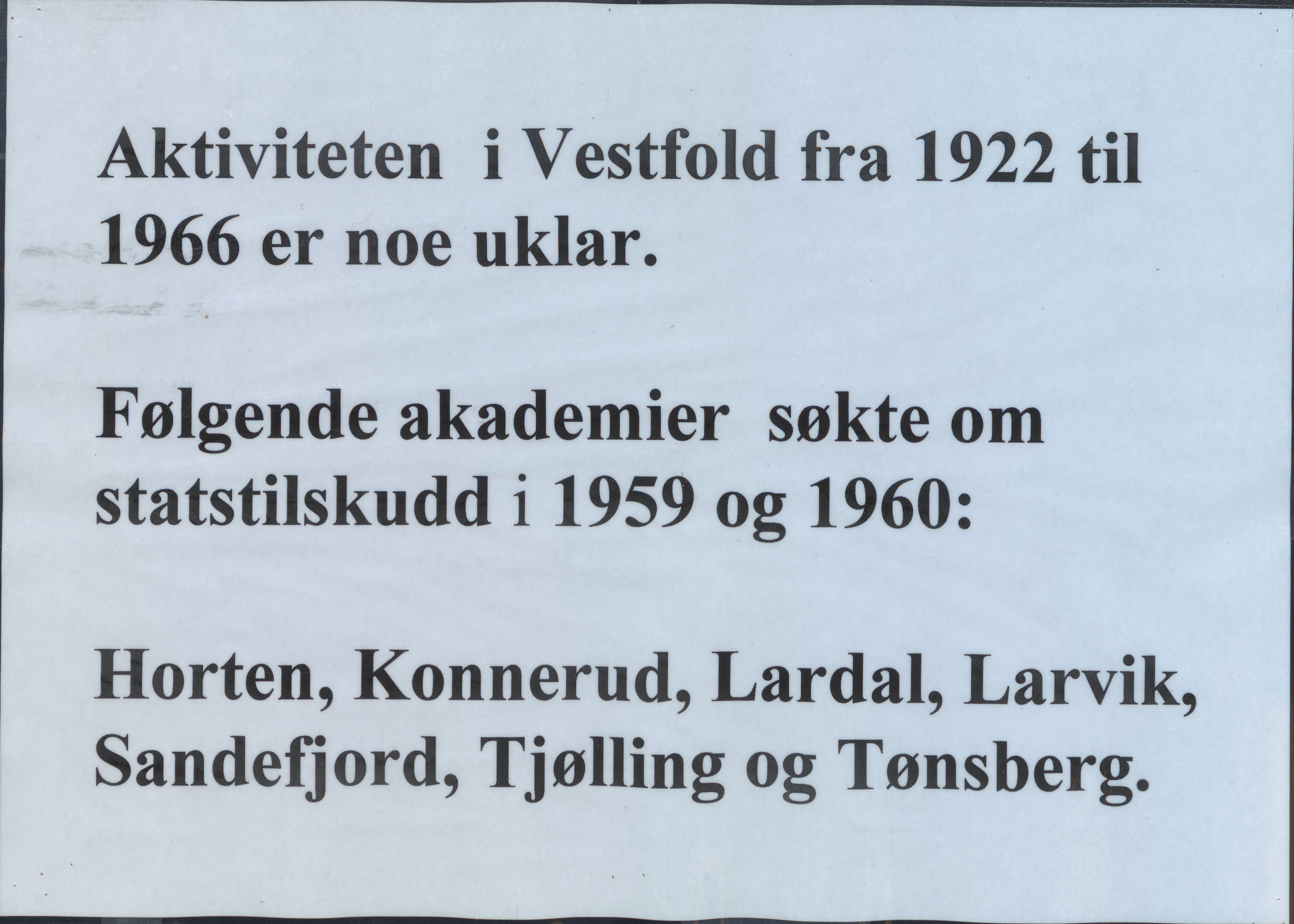 Pa 765 - Folkeakademiet i Andebu, VEMU/A-1887/X/L0002: Plakater