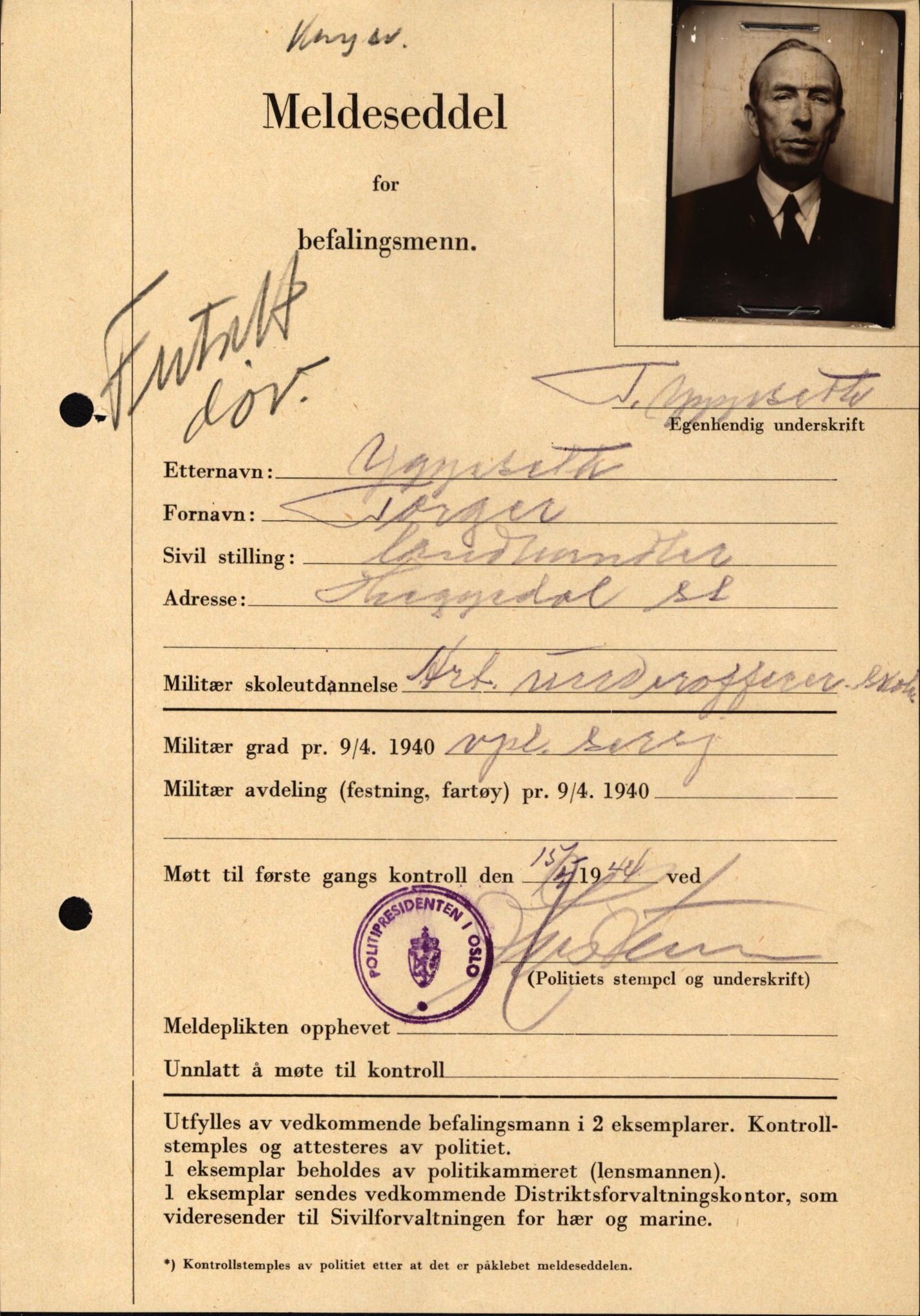 Forsvaret, Forsvarets krigshistoriske avdeling, AV/RA-RAFA-2017/Y/Yf/L0209: II-C-11-2121  -  Okkupasjonstiden.  Meldesedler for befal med foto og oppl. om militær grad 9. apr. 1940., 1944-1945, p. 1300