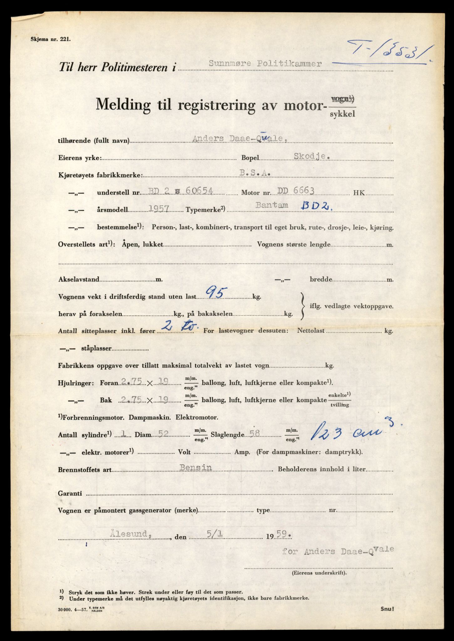 Møre og Romsdal vegkontor - Ålesund trafikkstasjon, AV/SAT-A-4099/F/Fe/L0040: Registreringskort for kjøretøy T 13531 - T 13709, 1927-1998, p. 11