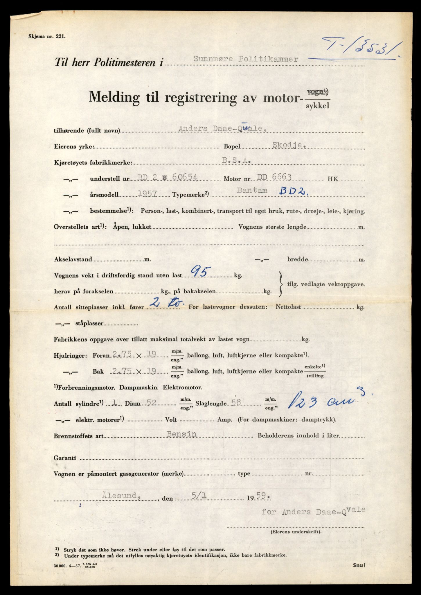 Møre og Romsdal vegkontor - Ålesund trafikkstasjon, SAT/A-4099/F/Fe/L0040: Registreringskort for kjøretøy T 13531 - T 13709, 1927-1998, p. 11