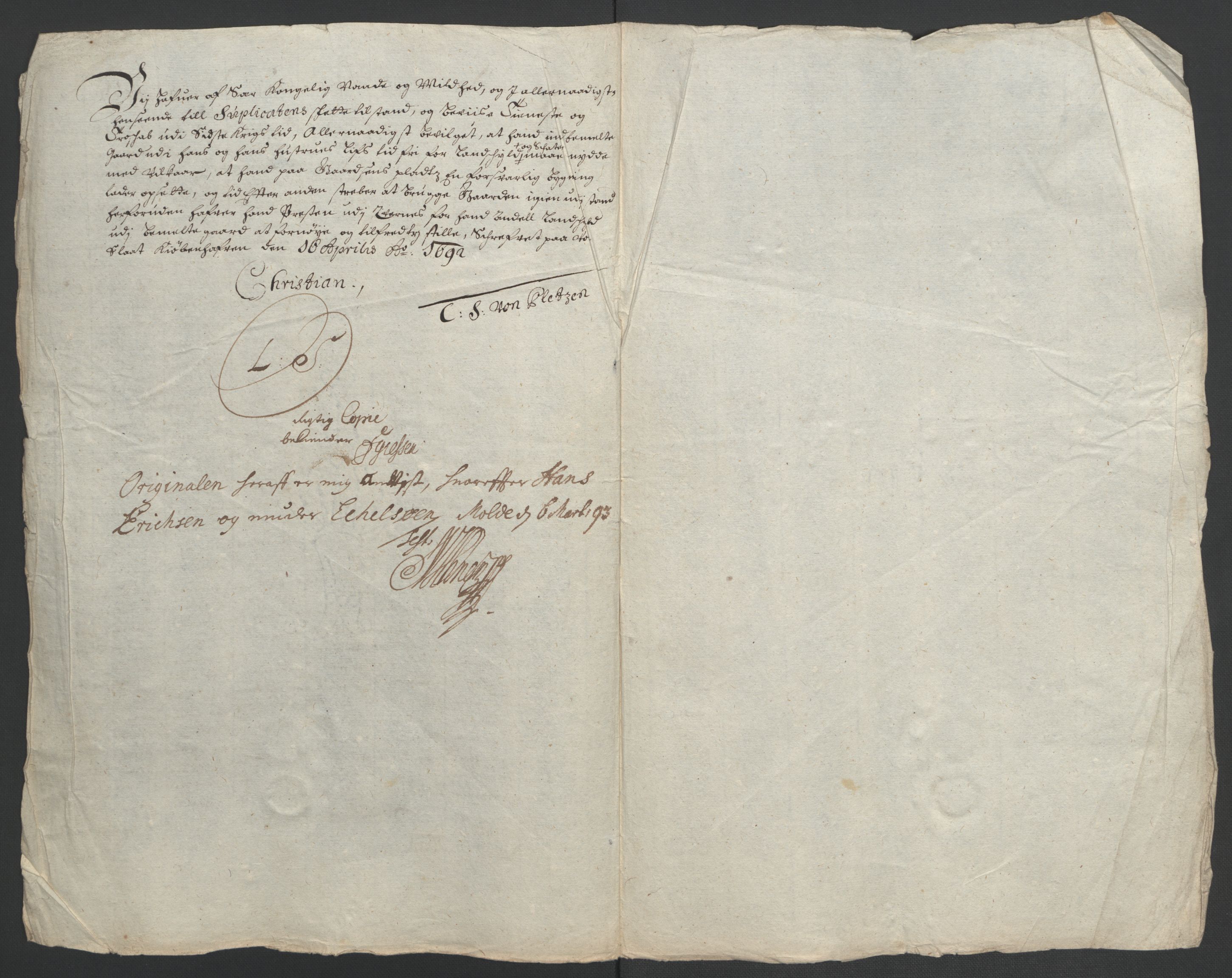 Rentekammeret inntil 1814, Reviderte regnskaper, Fogderegnskap, RA/EA-4092/R56/L3735: Fogderegnskap Nordmøre, 1692-1693, p. 235