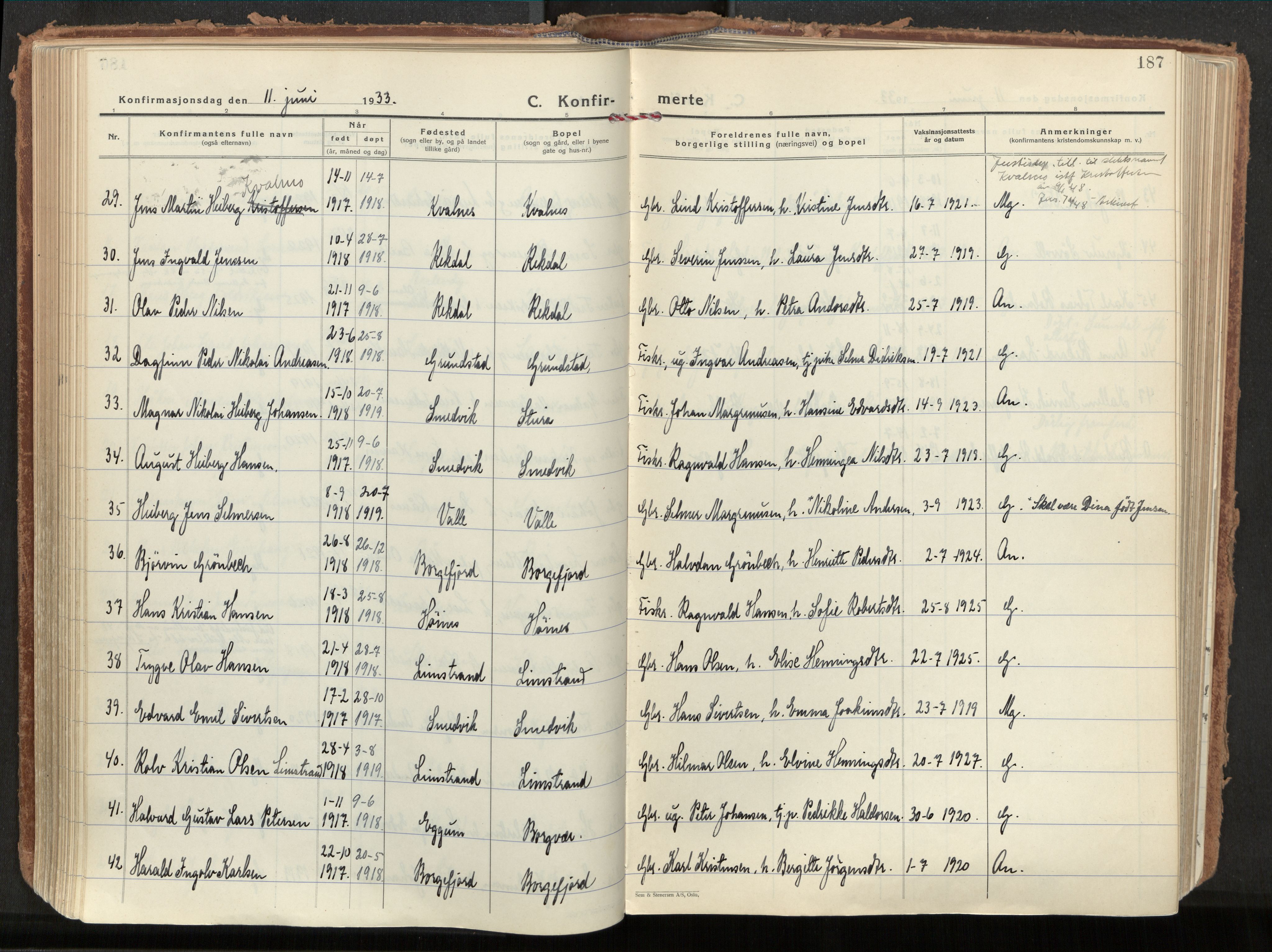 Ministerialprotokoller, klokkerbøker og fødselsregistre - Nordland, AV/SAT-A-1459/880/L1137: Parish register (official) no. 880A11, 1927-1944, p. 187