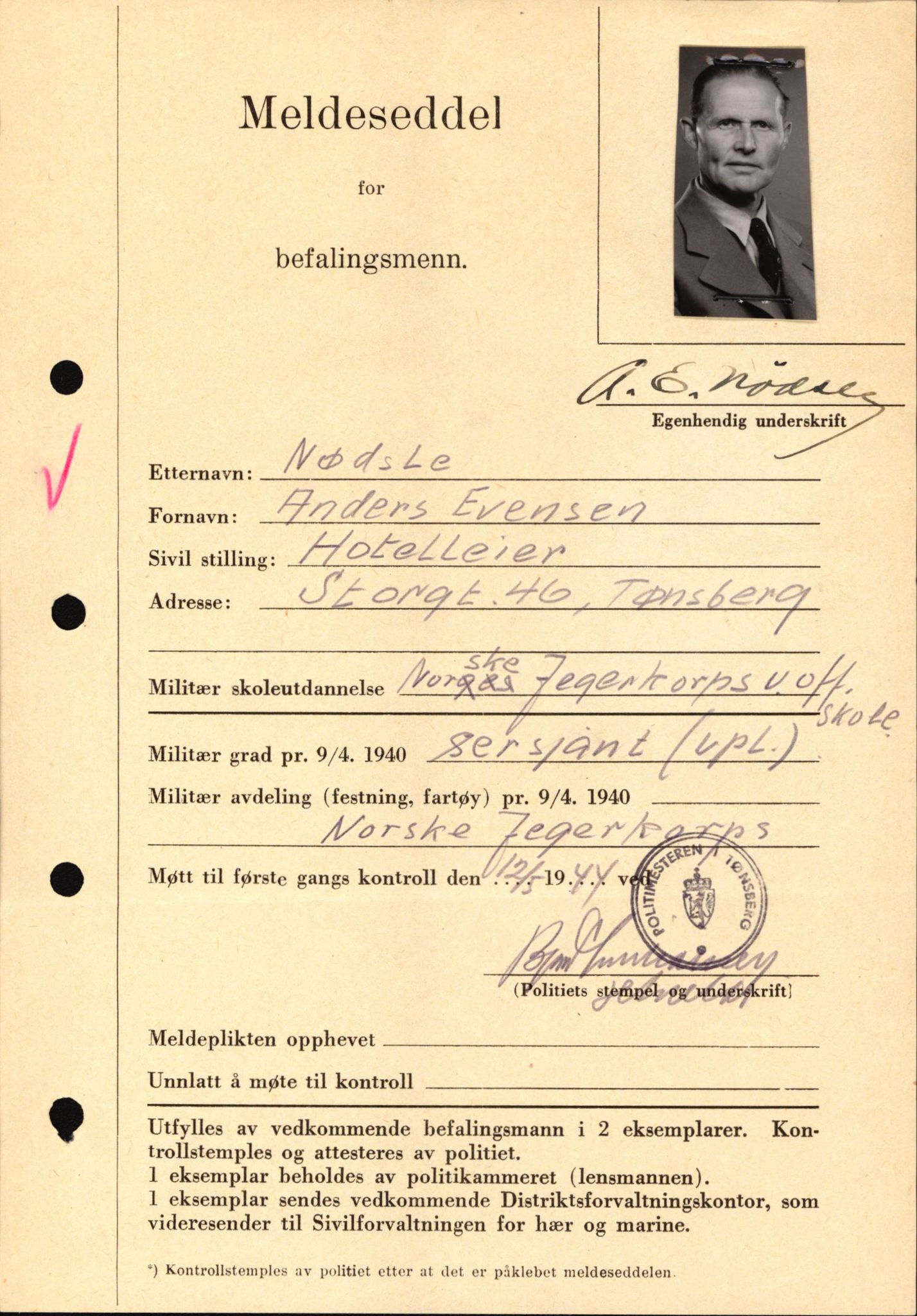 Forsvaret, Forsvarets krigshistoriske avdeling, AV/RA-RAFA-2017/Y/Yf/L0209: II-C-11-2121  -  Okkupasjonstiden.  Meldesedler for befal med foto og oppl. om militær grad 9. apr. 1940., 1944-1945, p. 433