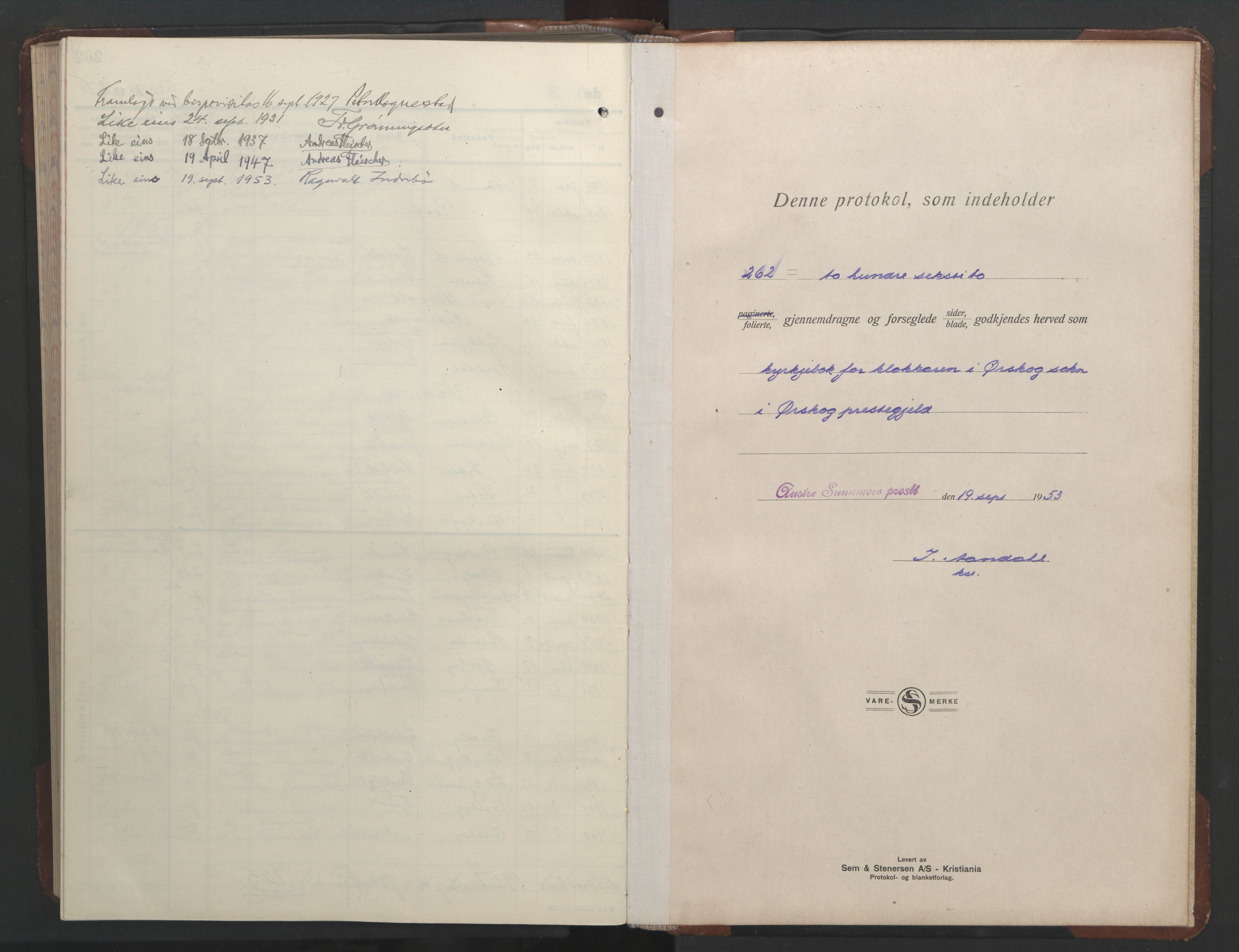 Ministerialprotokoller, klokkerbøker og fødselsregistre - Møre og Romsdal, SAT/A-1454/522/L0329: Parish register (copy) no. 522C08, 1926-1951