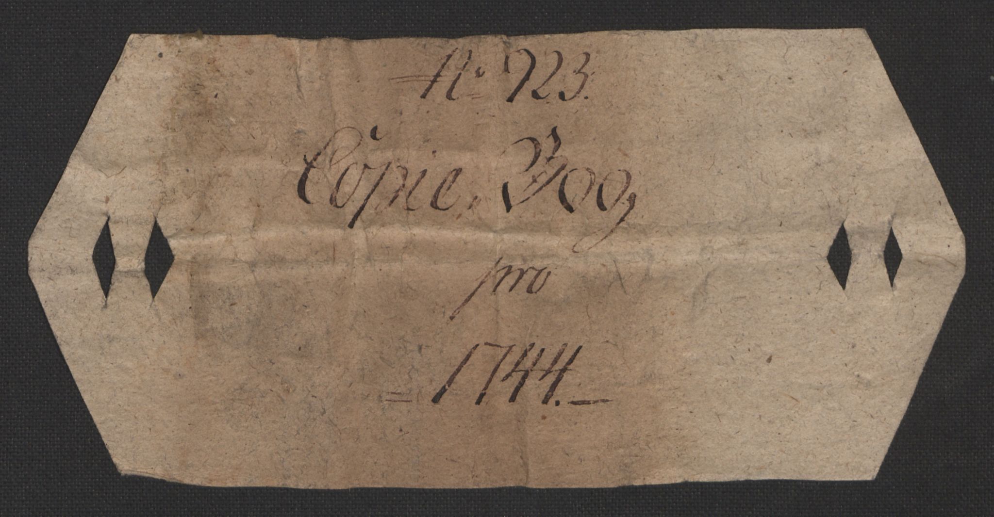 Kommanderende general (KG I) med Det norske krigsdirektorium, AV/RA-EA-5419/B/L0023: Kommanderende generals kopibok, 1744