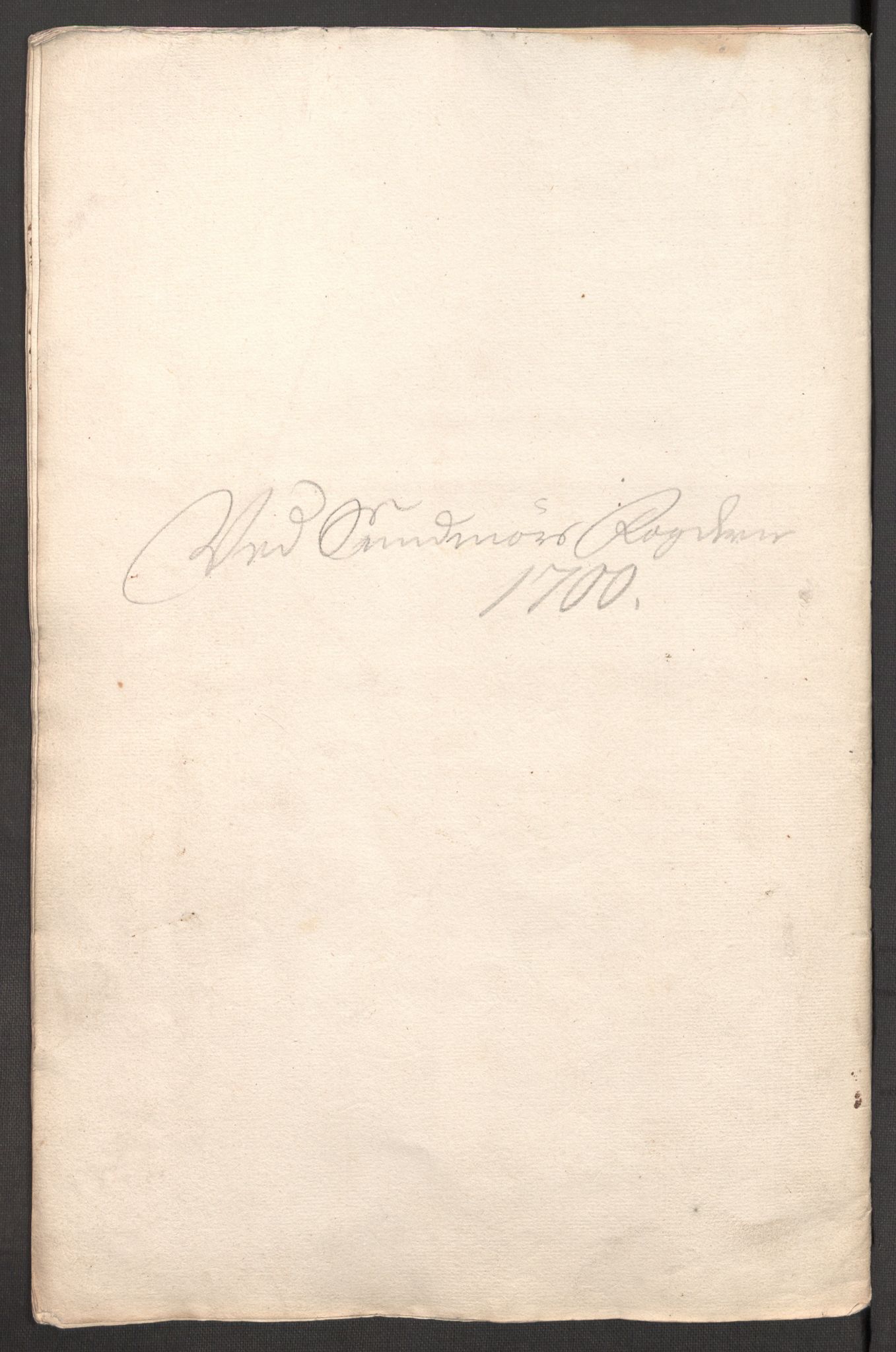 Rentekammeret inntil 1814, Reviderte regnskaper, Fogderegnskap, AV/RA-EA-4092/R54/L3558: Fogderegnskap Sunnmøre, 1700-1701, p. 269