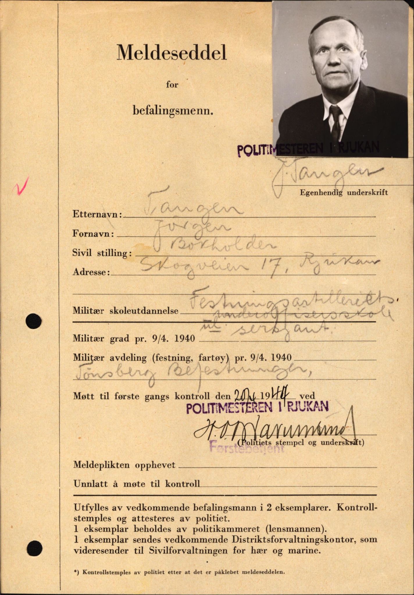 Forsvaret, Forsvarets krigshistoriske avdeling, AV/RA-RAFA-2017/Y/Yf/L0209: II-C-11-2121  -  Okkupasjonstiden.  Meldesedler for befal med foto og oppl. om militær grad 9. apr. 1940., 1944-1945, p. 1042