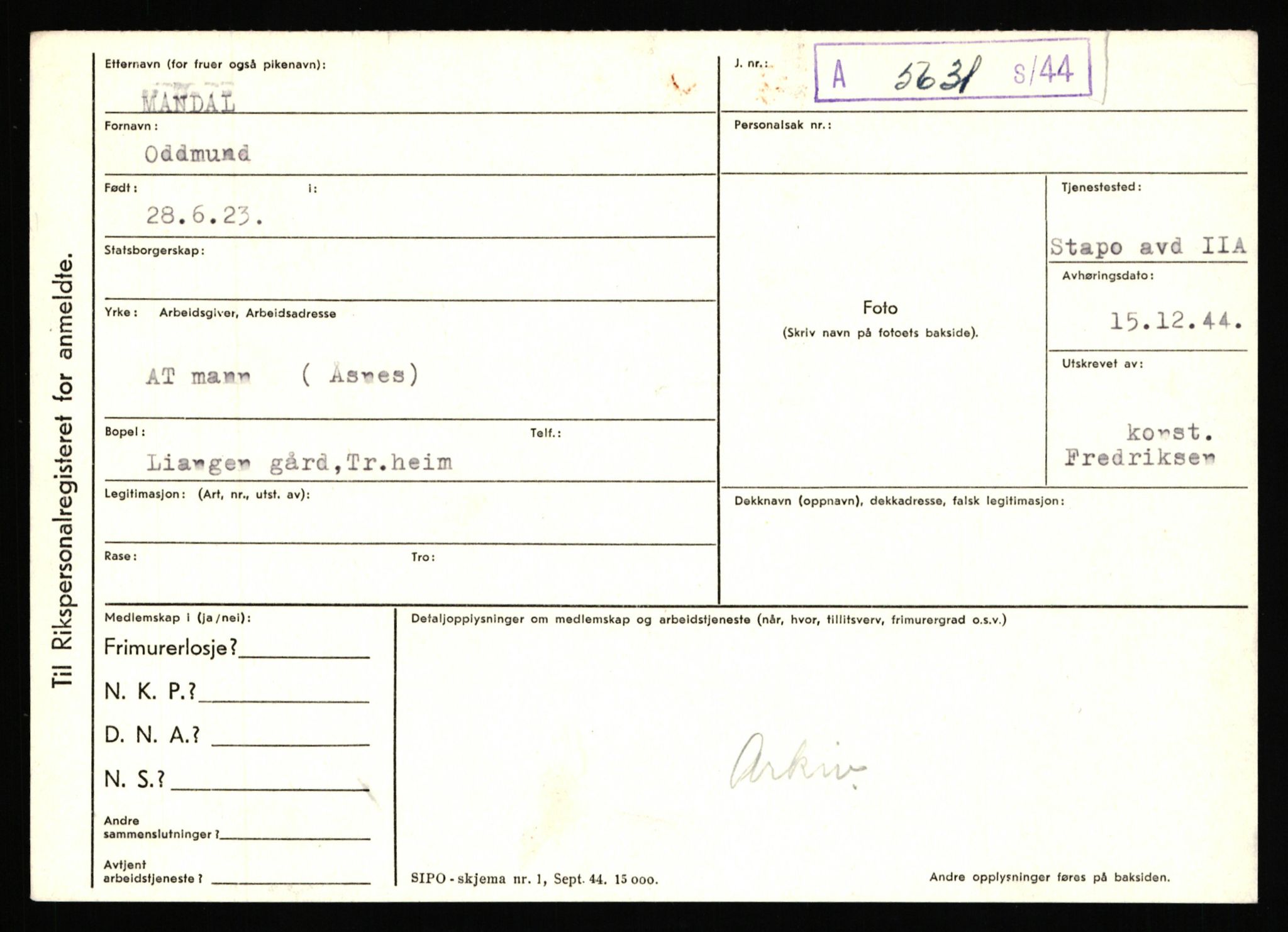 Statspolitiet - Hovedkontoret / Osloavdelingen, AV/RA-S-1329/C/Ca/L0010: Lind - Moksnes, 1943-1945, p. 2657