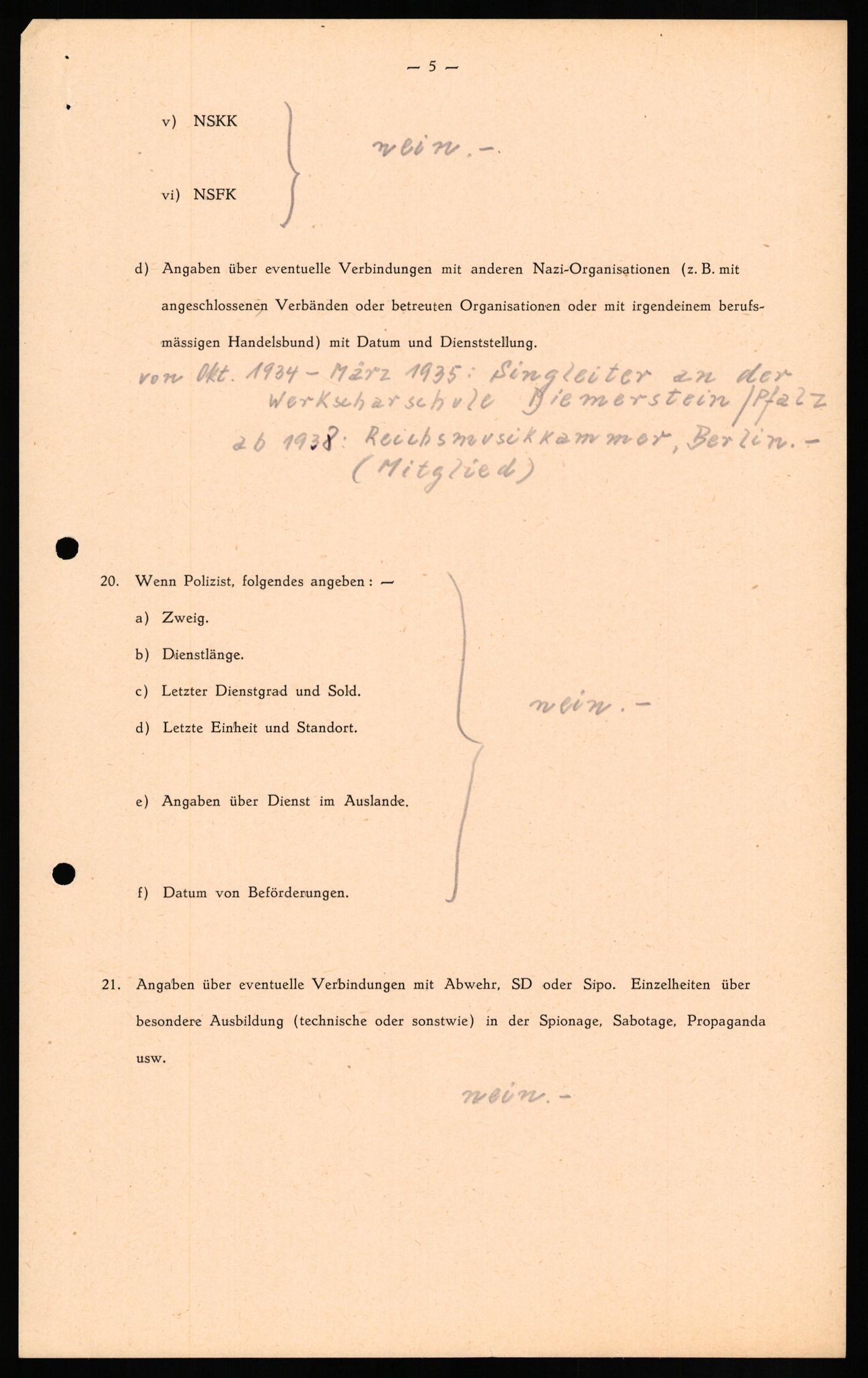 Forsvaret, Forsvarets overkommando II, AV/RA-RAFA-3915/D/Db/L0017: CI Questionaires. Tyske okkupasjonsstyrker i Norge. Tyskere., 1945-1946, p. 459