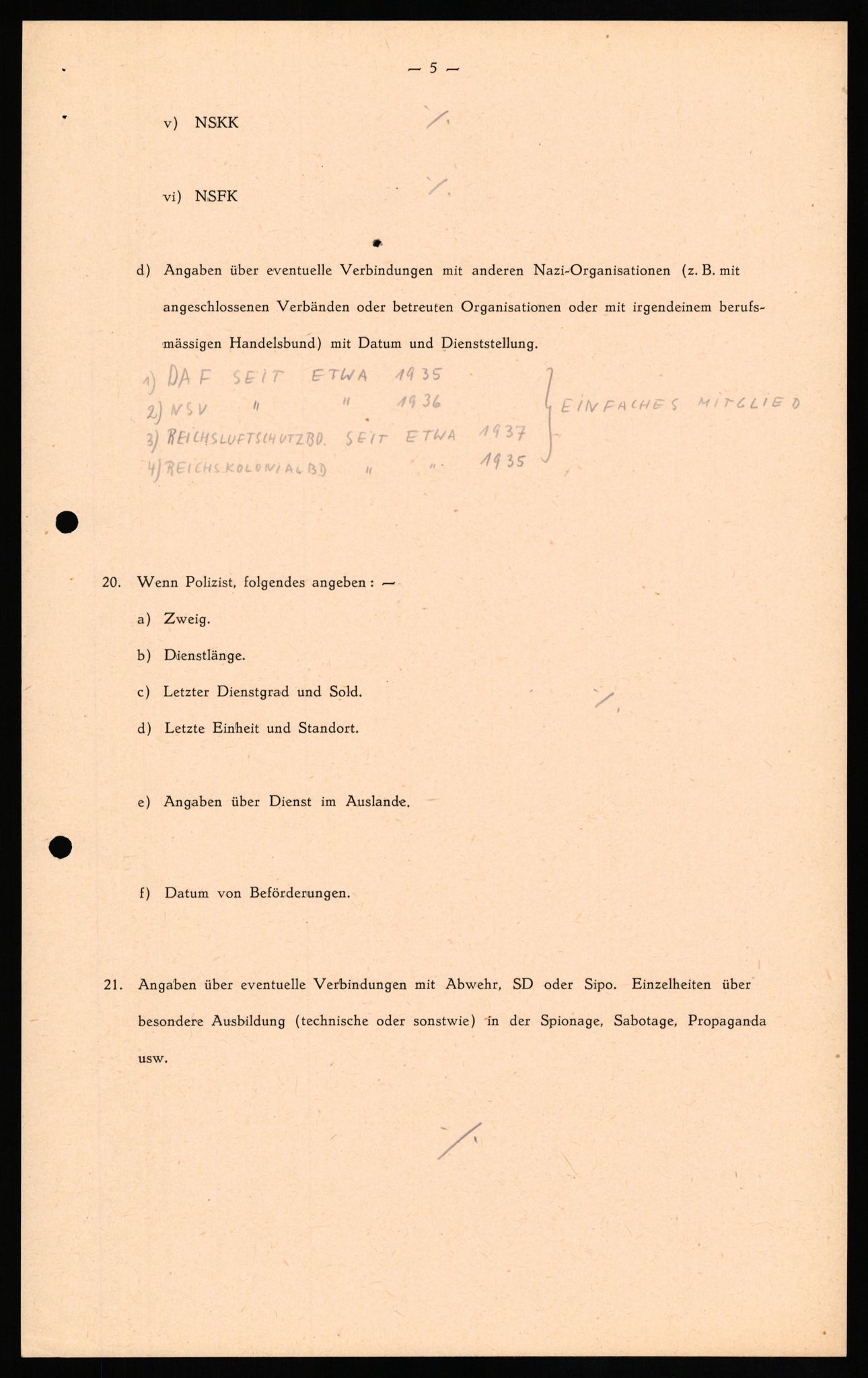 Forsvaret, Forsvarets overkommando II, AV/RA-RAFA-3915/D/Db/L0024: CI Questionaires. Tyske okkupasjonsstyrker i Norge. Tyskere., 1945-1946, p. 69