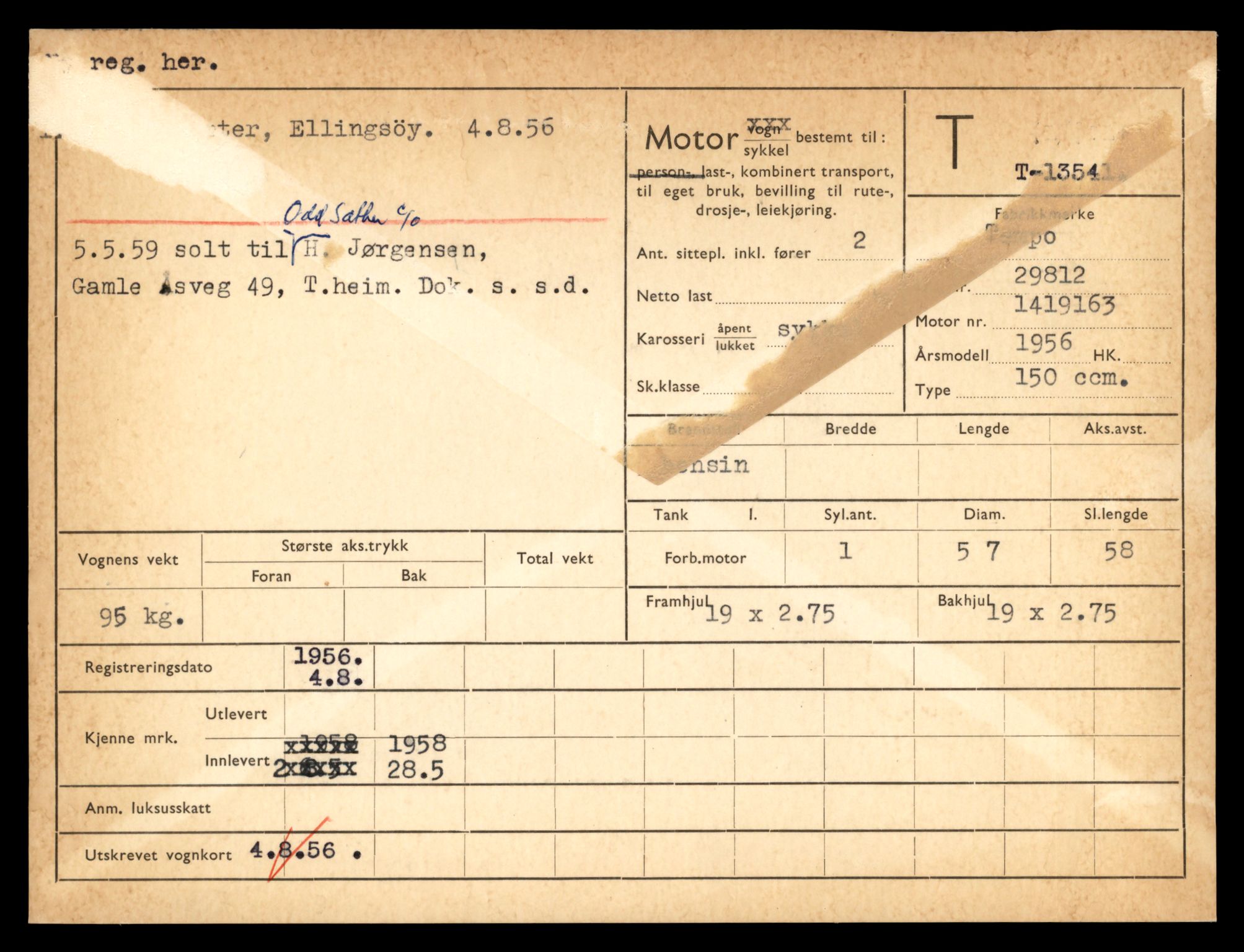 Møre og Romsdal vegkontor - Ålesund trafikkstasjon, AV/SAT-A-4099/F/Fe/L0040: Registreringskort for kjøretøy T 13531 - T 13709, 1927-1998, p. 214