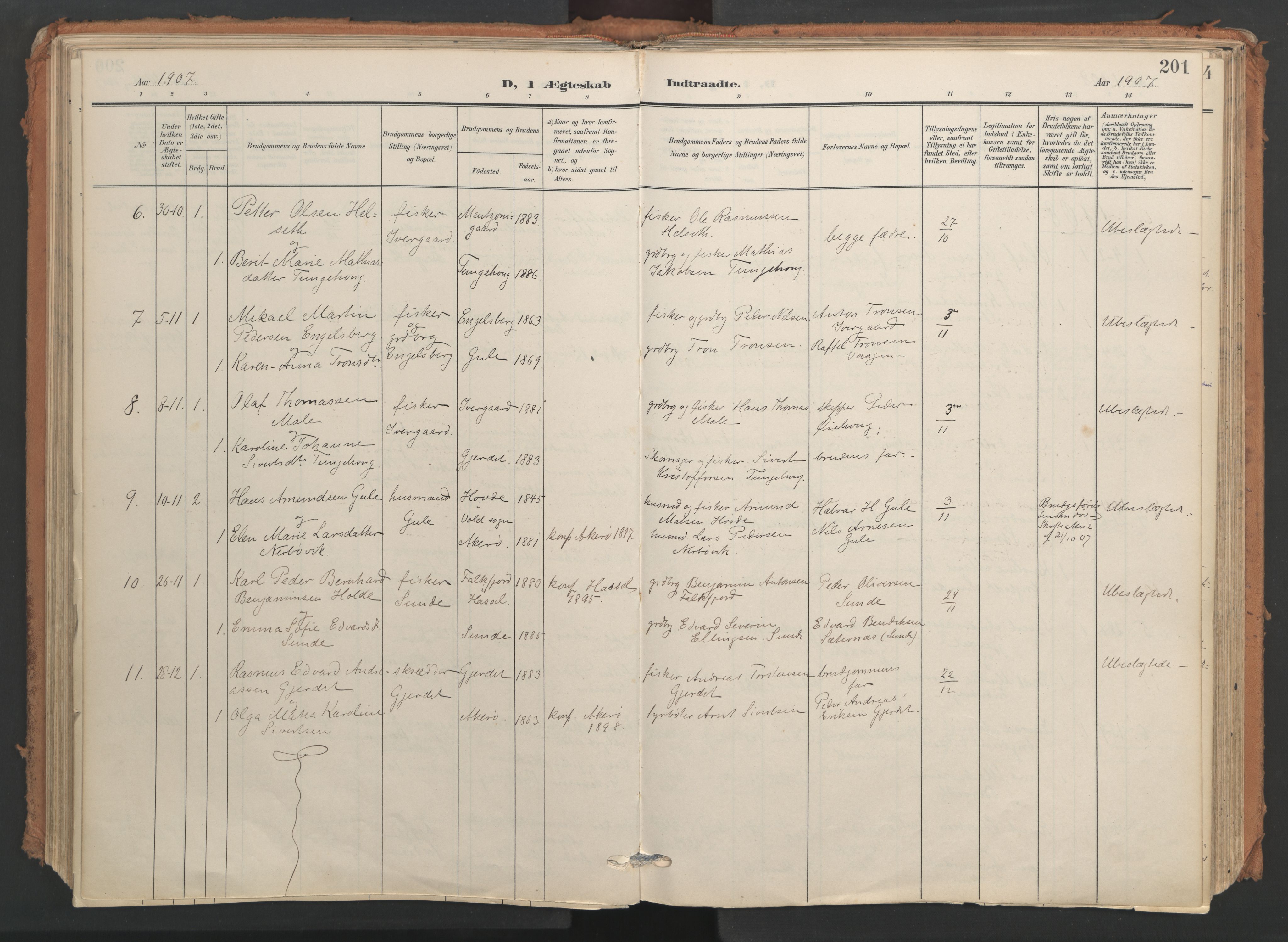 Ministerialprotokoller, klokkerbøker og fødselsregistre - Møre og Romsdal, AV/SAT-A-1454/566/L0771: Parish register (official) no. 566A10, 1904-1929, p. 201