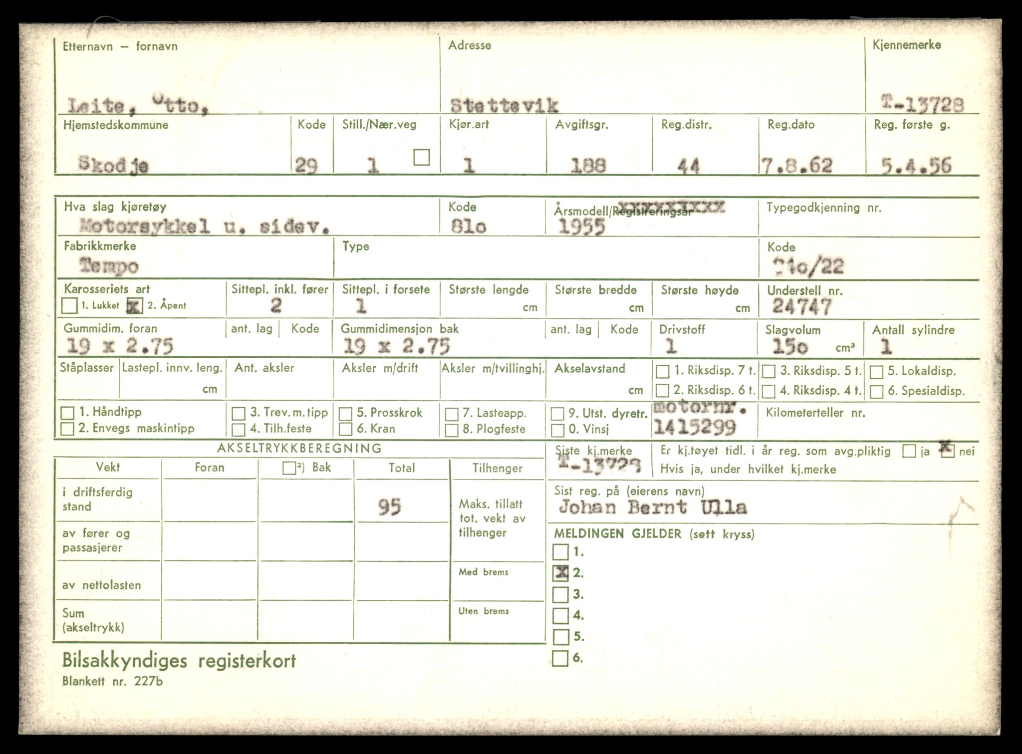 Møre og Romsdal vegkontor - Ålesund trafikkstasjon, AV/SAT-A-4099/F/Fe/L0041: Registreringskort for kjøretøy T 13710 - T 13905, 1927-1998, p. 301