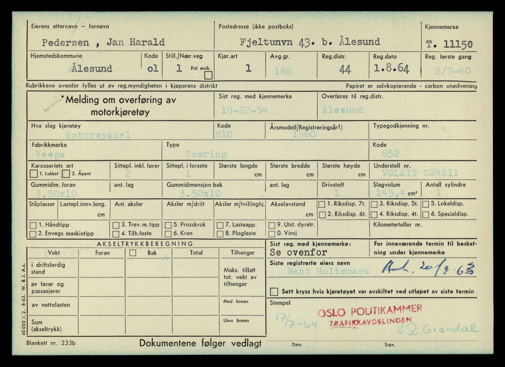 Møre og Romsdal vegkontor - Ålesund trafikkstasjon, AV/SAT-A-4099/F/Fe/L0026: Registreringskort for kjøretøy T 11046 - T 11160, 1927-1998, p. 2929