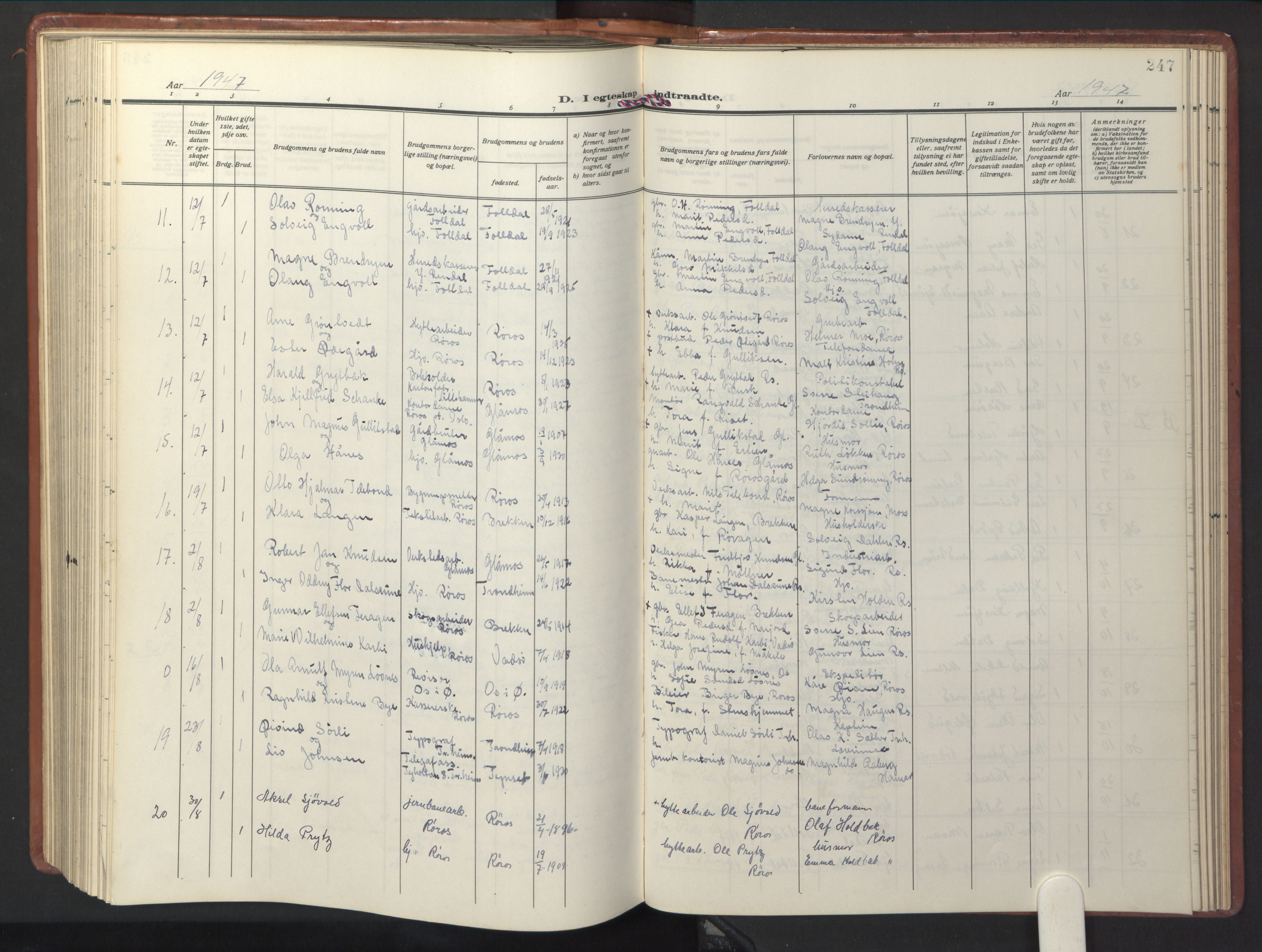 Ministerialprotokoller, klokkerbøker og fødselsregistre - Sør-Trøndelag, SAT/A-1456/681/L0943: Parish register (copy) no. 681C07, 1926-1954, p. 247