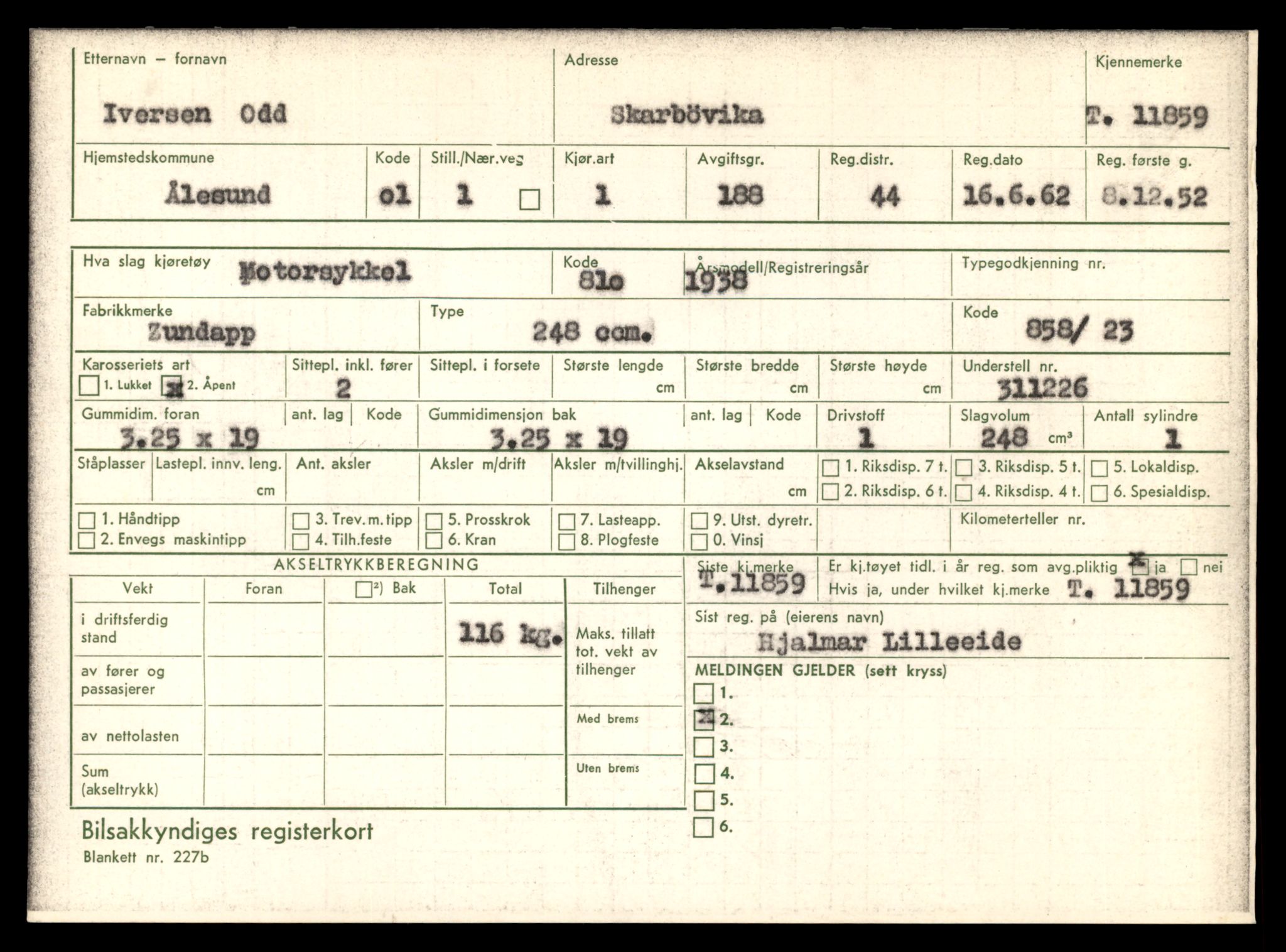 Møre og Romsdal vegkontor - Ålesund trafikkstasjon, AV/SAT-A-4099/F/Fe/L0031: Registreringskort for kjøretøy T 11800 - T 11996, 1927-1998, p. 1111
