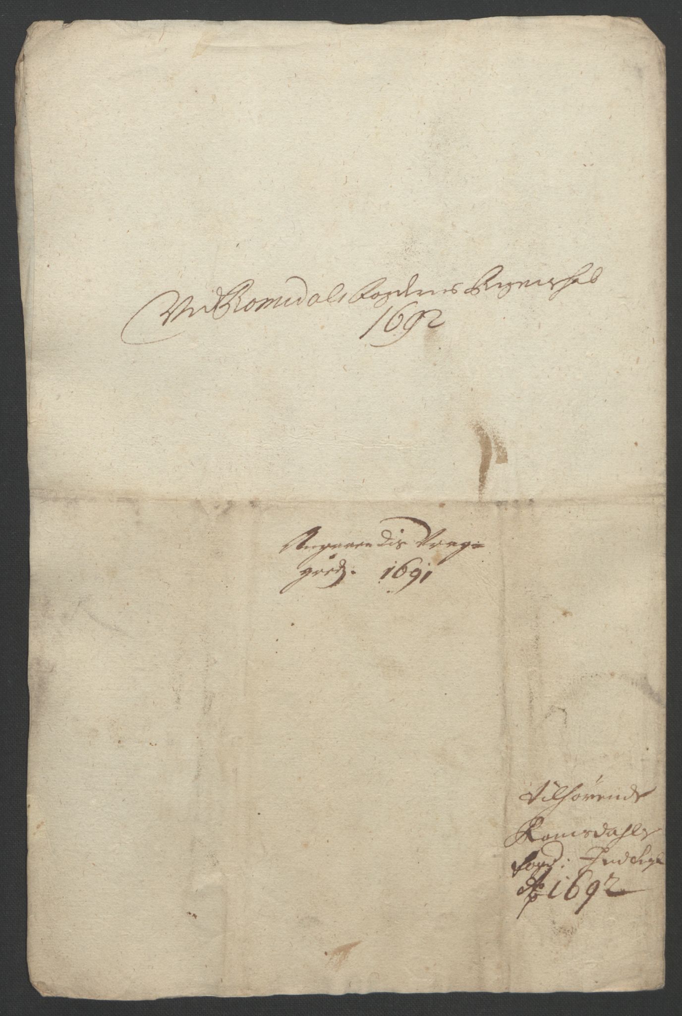 Rentekammeret inntil 1814, Reviderte regnskaper, Fogderegnskap, RA/EA-4092/R55/L3650: Fogderegnskap Romsdal, 1692, p. 175
