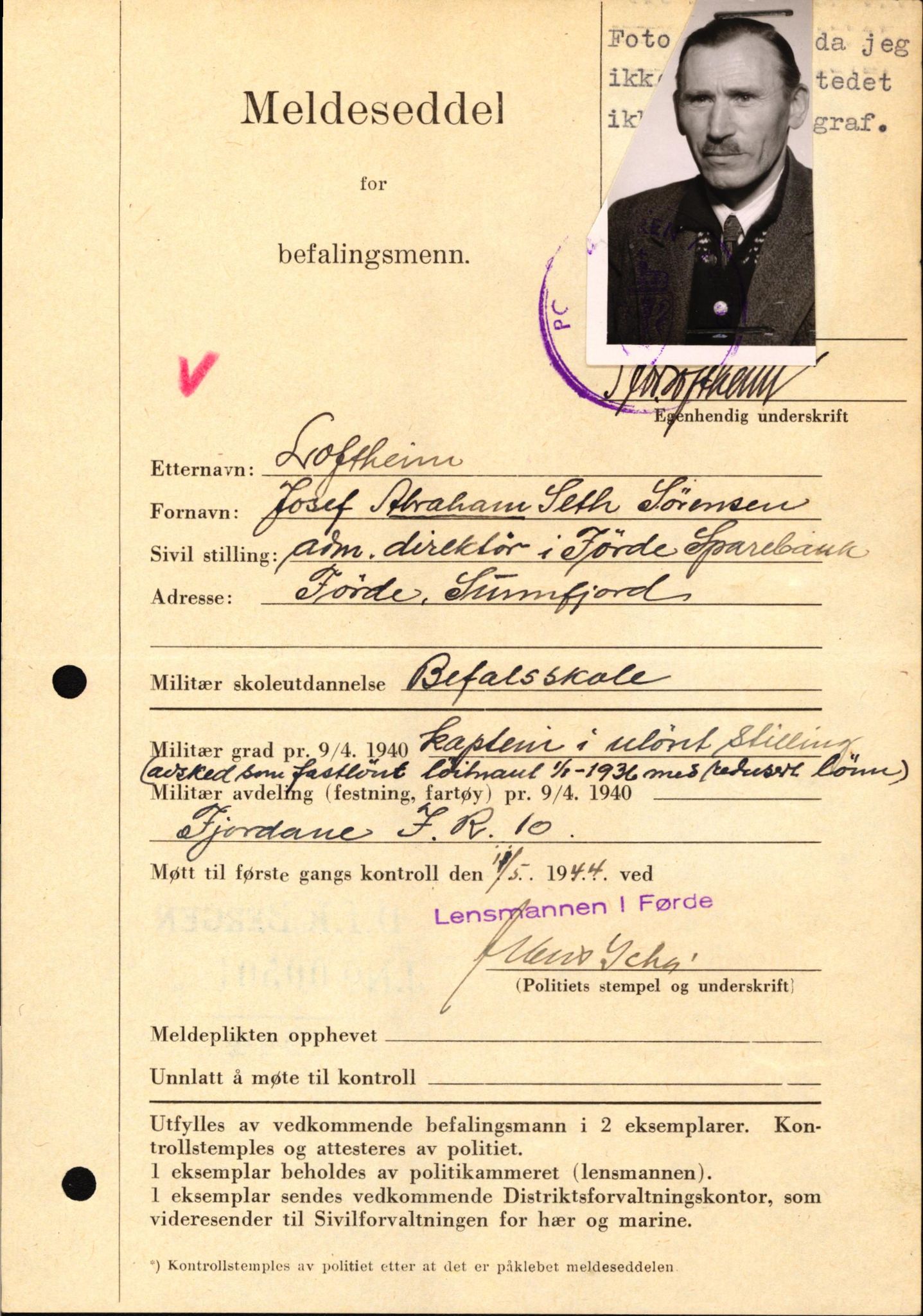 Forsvaret, Forsvarets krigshistoriske avdeling, AV/RA-RAFA-2017/Y/Yf/L0209: II-C-11-2121  -  Okkupasjonstiden.  Meldesedler for befal med foto og oppl. om militær grad 9. apr. 1940., 1944-1945, p. 107