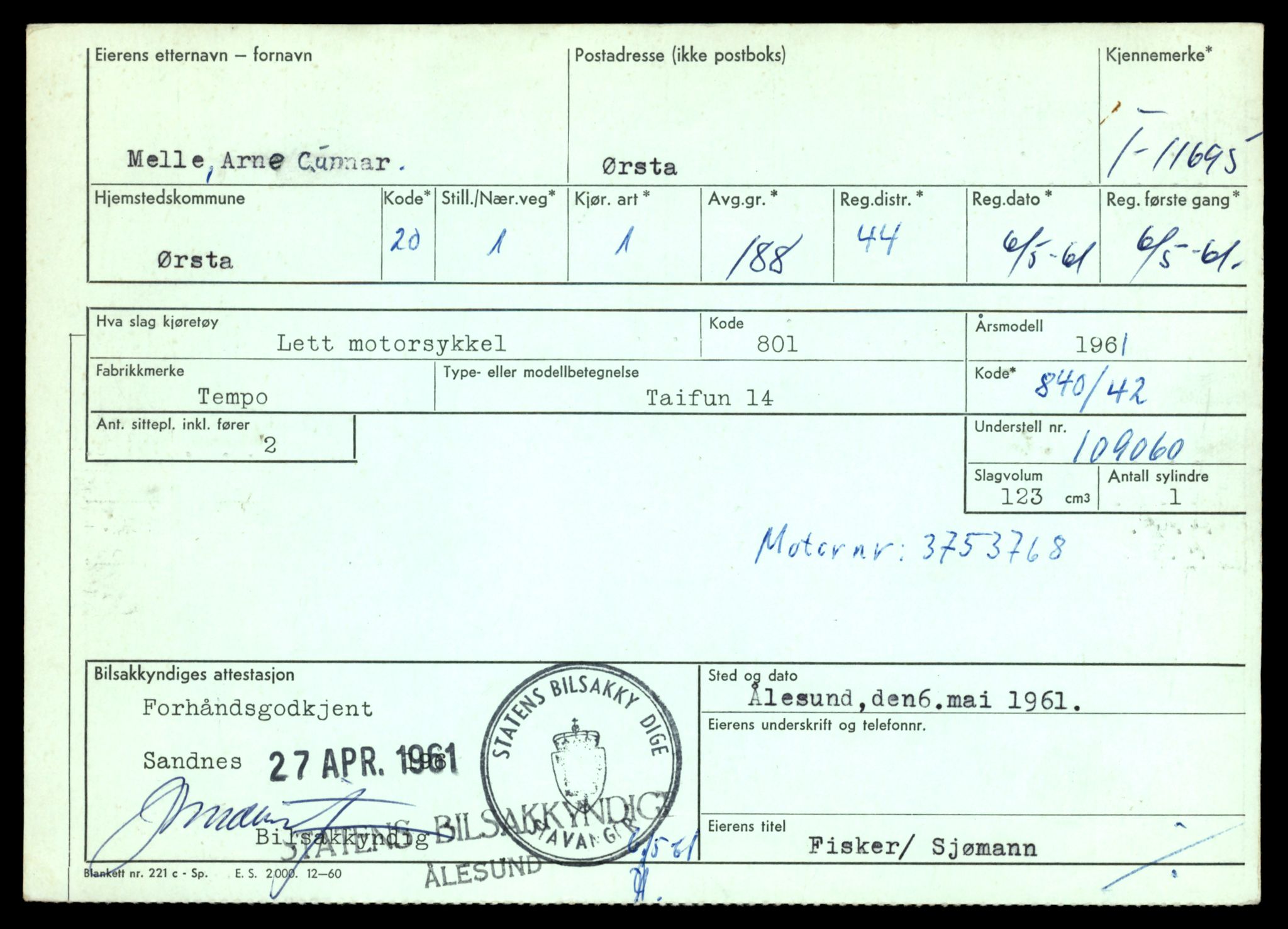 Møre og Romsdal vegkontor - Ålesund trafikkstasjon, SAT/A-4099/F/Fe/L0030: Registreringskort for kjøretøy T 11620 - T 11799, 1927-1998, p. 807