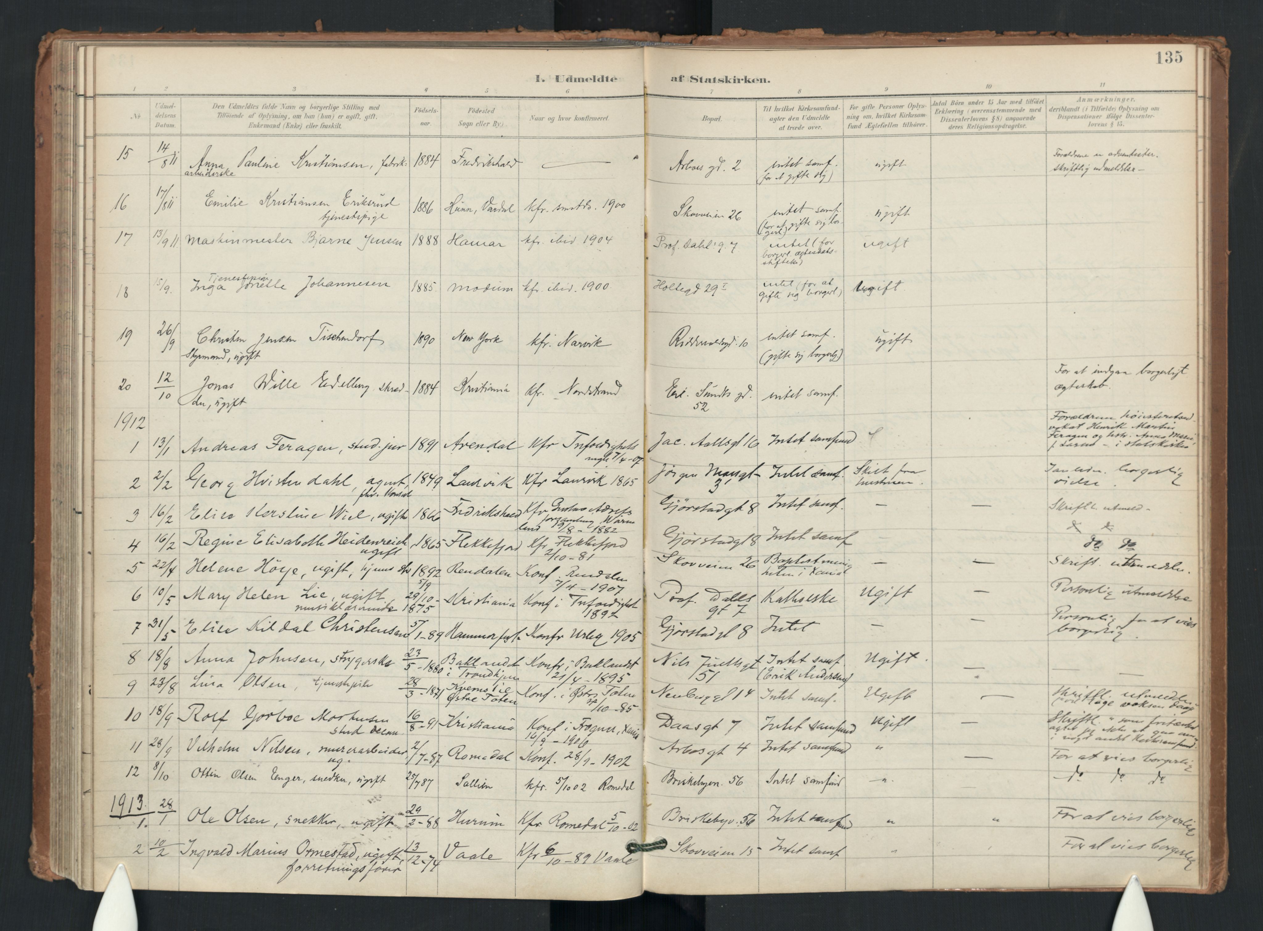 Uranienborg prestekontor Kirkebøker, AV/SAO-A-10877/F/Fa/L0006: Parish register (official) no. I 6, 1894-1935, p. 135
