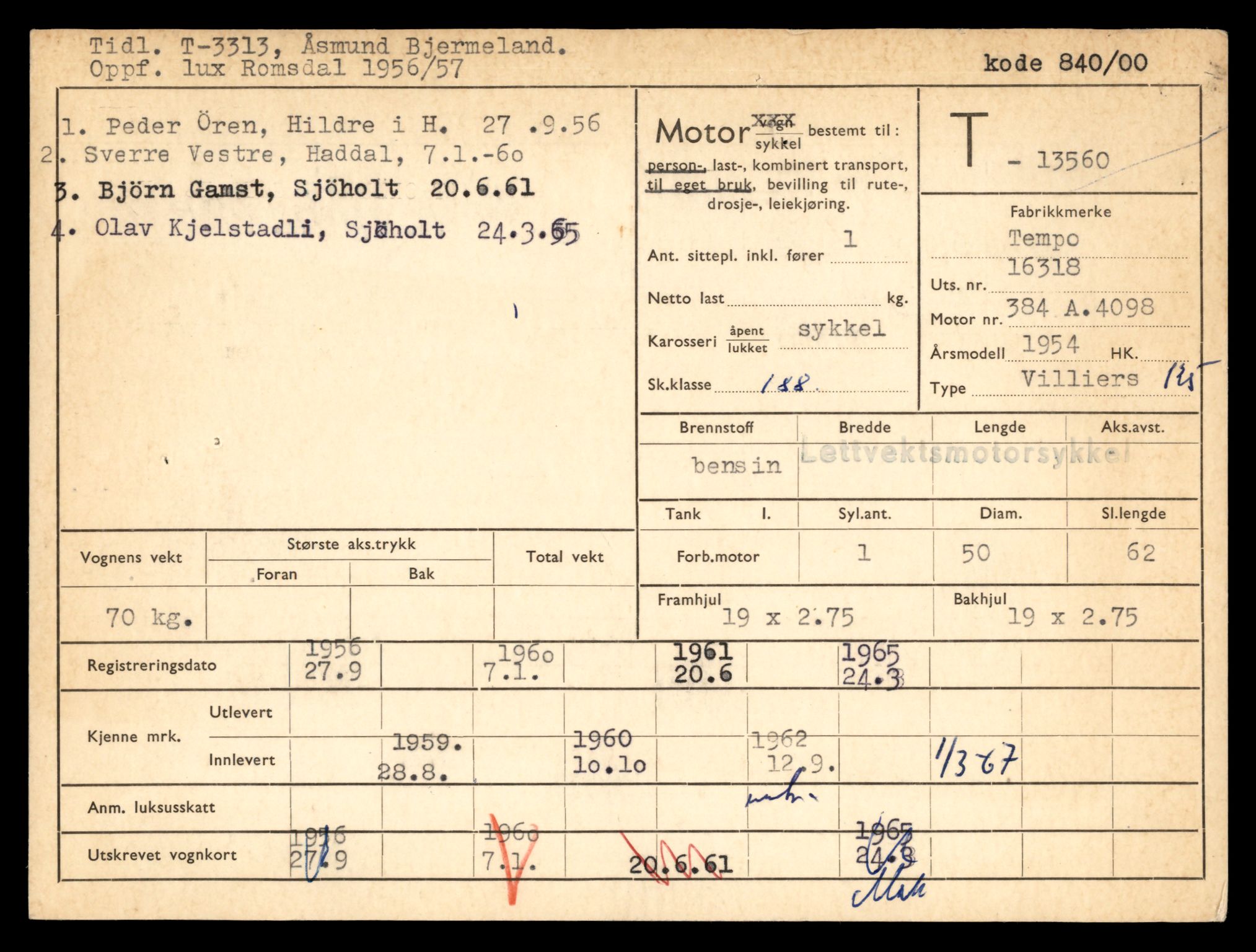 Møre og Romsdal vegkontor - Ålesund trafikkstasjon, SAT/A-4099/F/Fe/L0040: Registreringskort for kjøretøy T 13531 - T 13709, 1927-1998, p. 592