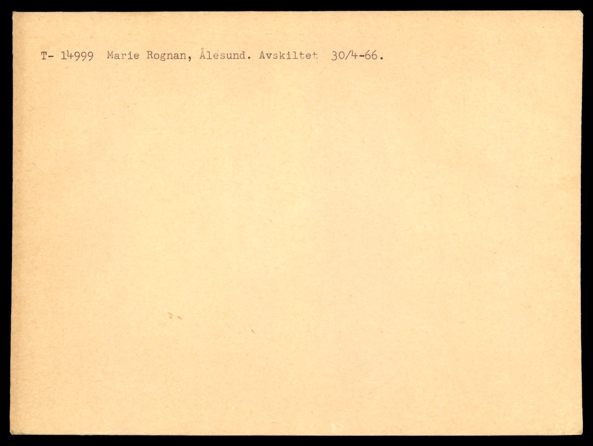 Møre og Romsdal vegkontor - Ålesund trafikkstasjon, AV/SAT-A-4099/F/Fe/L0049: Registreringskort for kjøretøy T 14864 - T 18613, 1927-1998, p. 3231