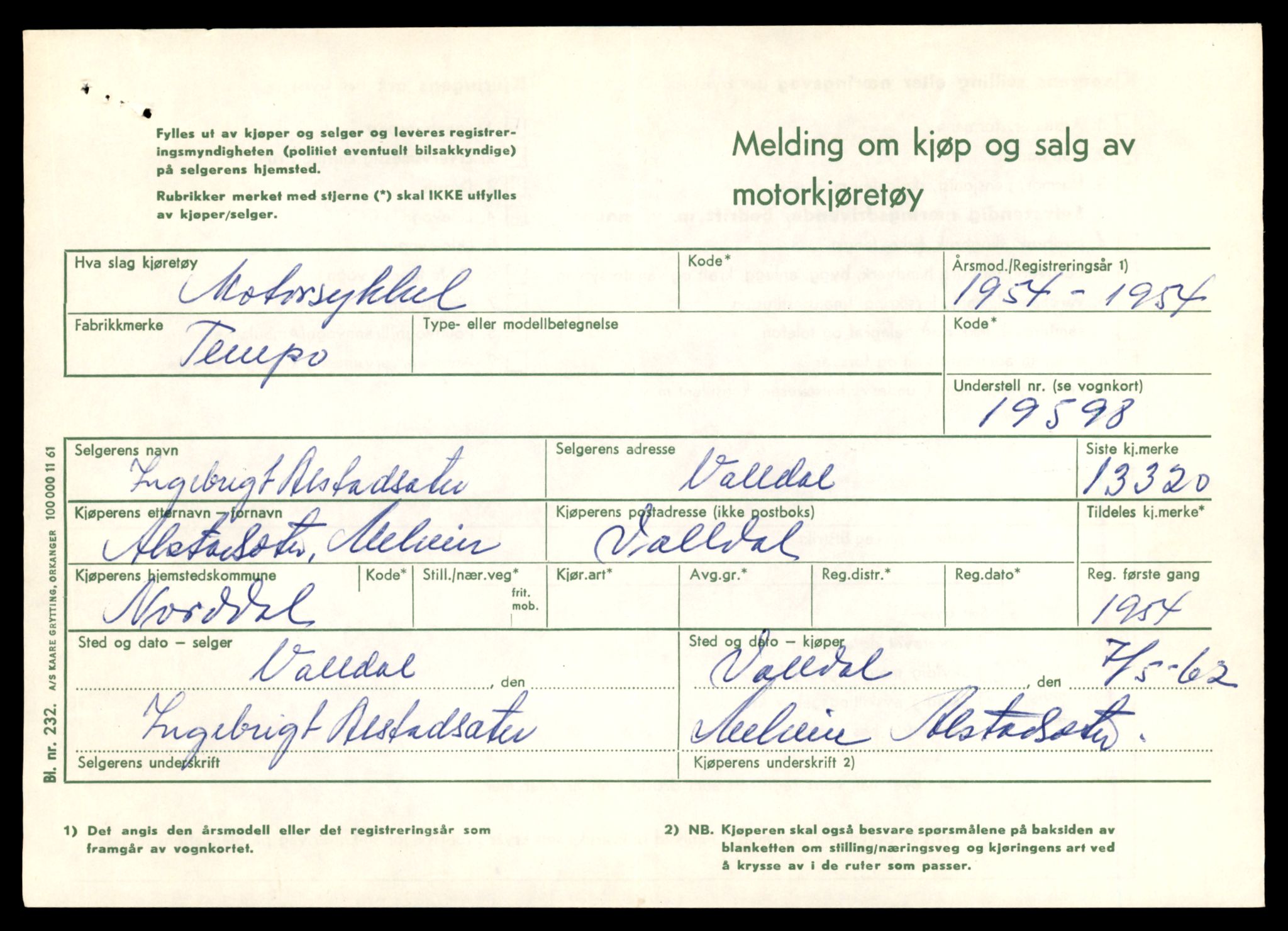 Møre og Romsdal vegkontor - Ålesund trafikkstasjon, SAT/A-4099/F/Fe/L0038: Registreringskort for kjøretøy T 13180 - T 13360, 1927-1998, p. 2353