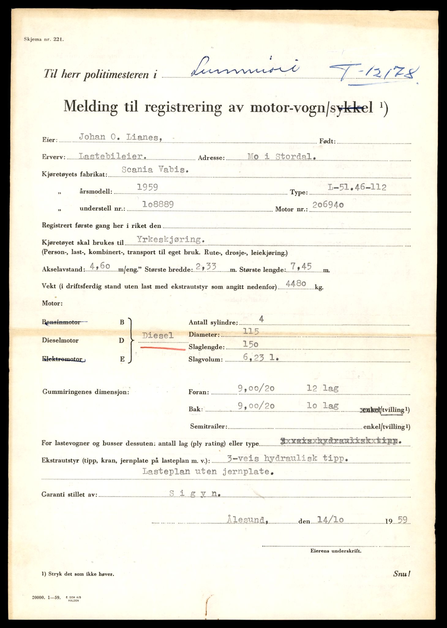 Møre og Romsdal vegkontor - Ålesund trafikkstasjon, AV/SAT-A-4099/F/Fe/L0033: Registreringskort for kjøretøy T 12151 - T 12474, 1927-1998, p. 703