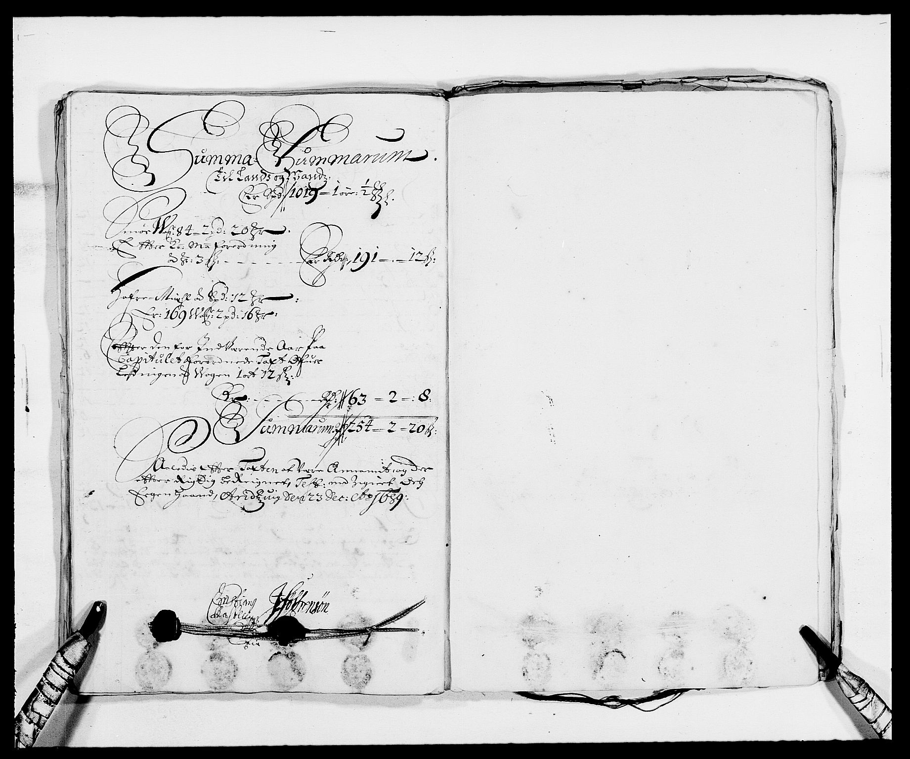 Rentekammeret inntil 1814, Reviderte regnskaper, Fogderegnskap, RA/EA-4092/R56/L3733: Fogderegnskap Nordmøre, 1687-1689, p. 449