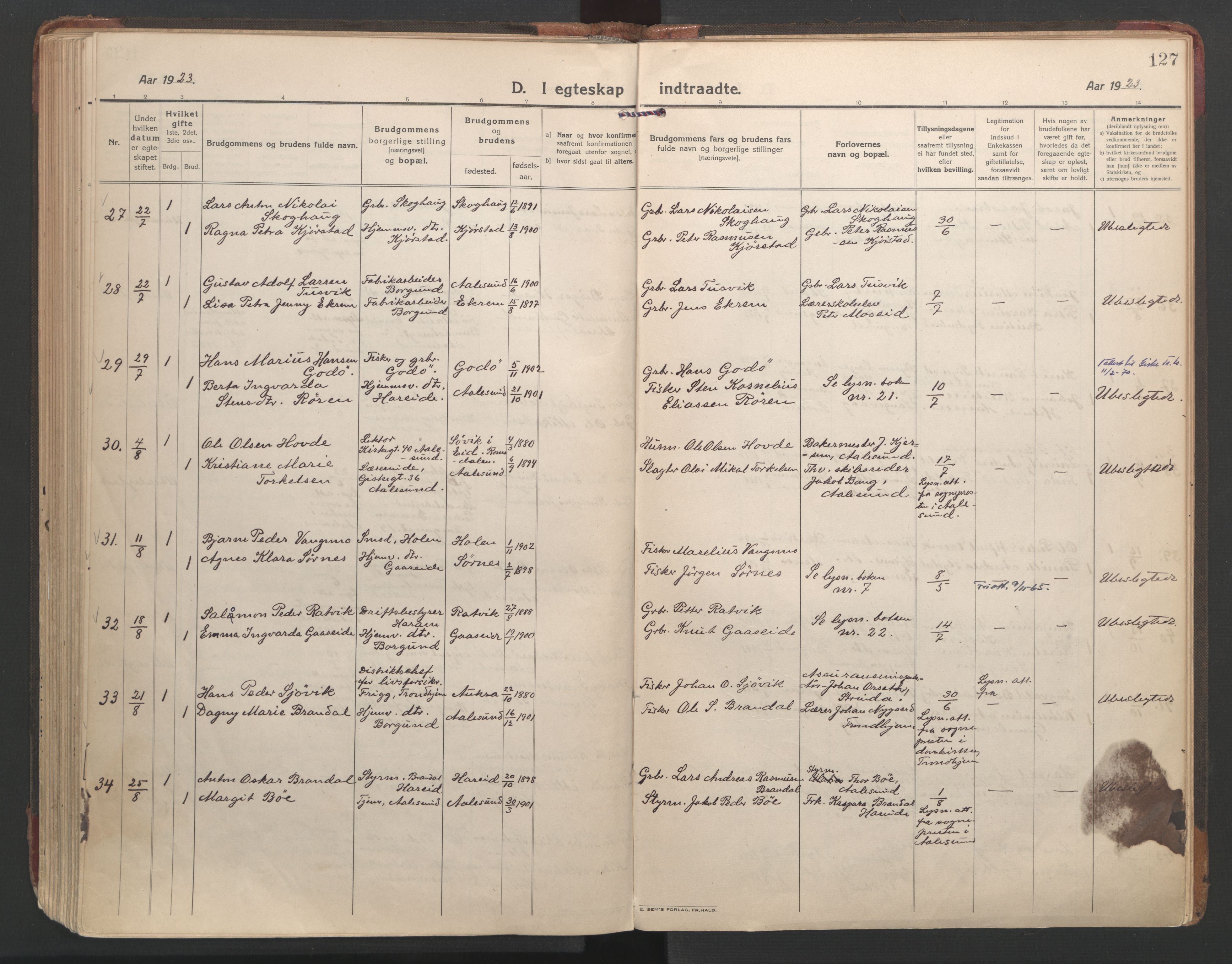 Ministerialprotokoller, klokkerbøker og fødselsregistre - Møre og Romsdal, AV/SAT-A-1454/528/L0412: Parish register (official) no. 528A21, 1920-1926, p. 127