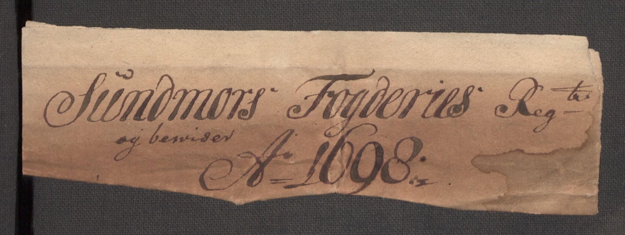 Rentekammeret inntil 1814, Reviderte regnskaper, Fogderegnskap, AV/RA-EA-4092/R54/L3556: Fogderegnskap Sunnmøre, 1696-1698, p. 284