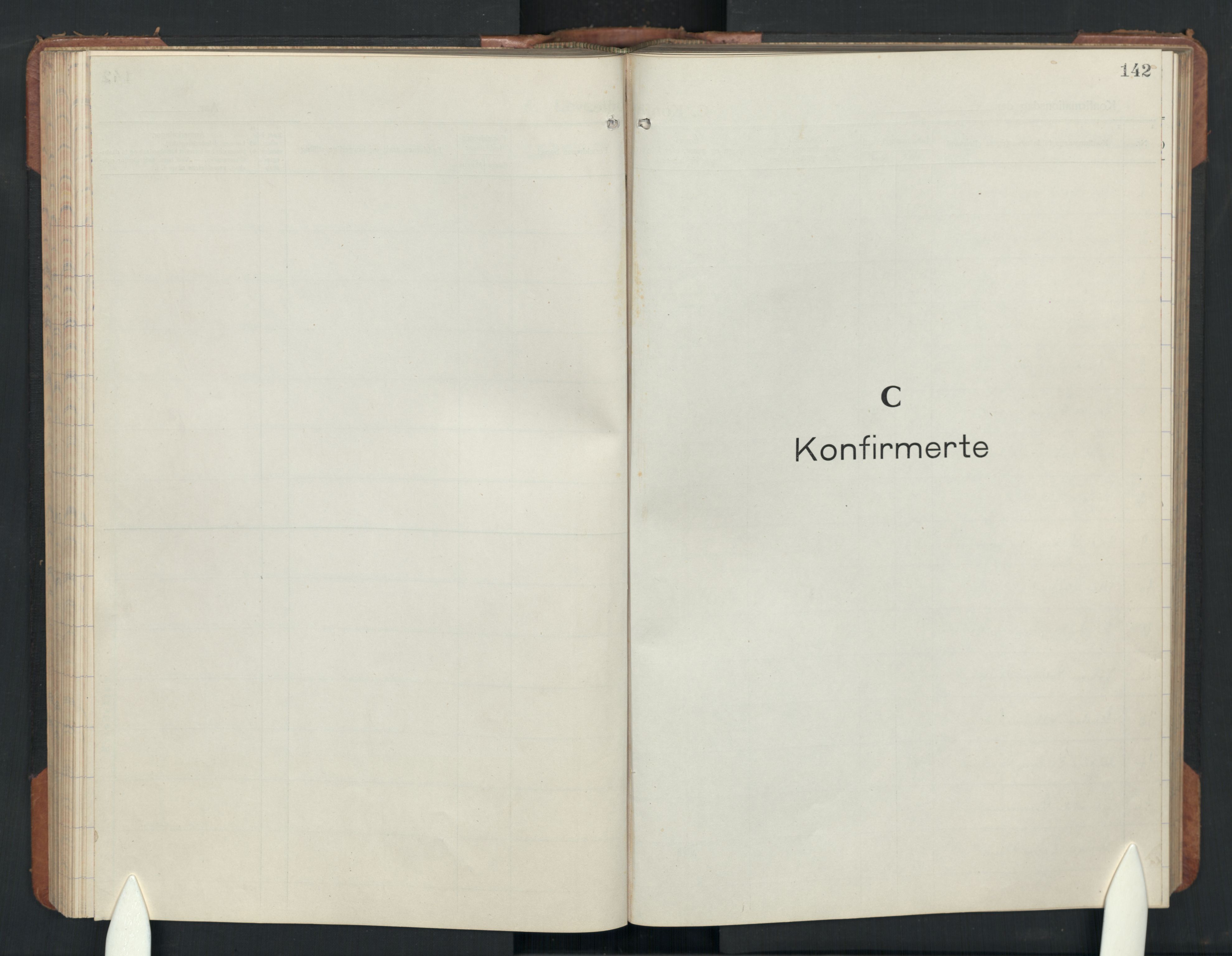Rygge prestekontor Kirkebøker, SAO/A-10084b/G/Ga/L0004: Parish register (copy) no. 4, 1922-1953, p. 142