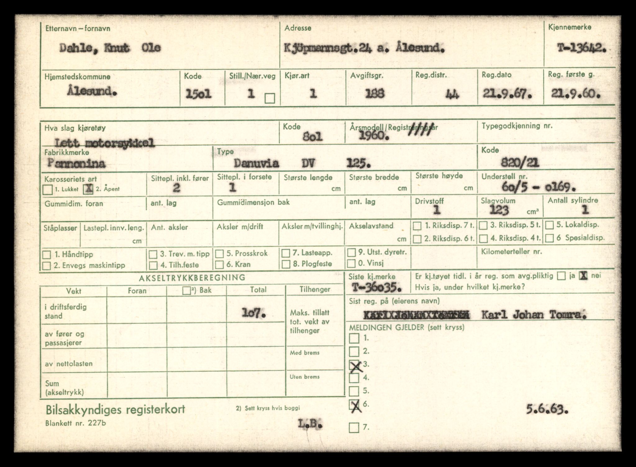 Møre og Romsdal vegkontor - Ålesund trafikkstasjon, AV/SAT-A-4099/F/Fe/L0040: Registreringskort for kjøretøy T 13531 - T 13709, 1927-1998, p. 1973