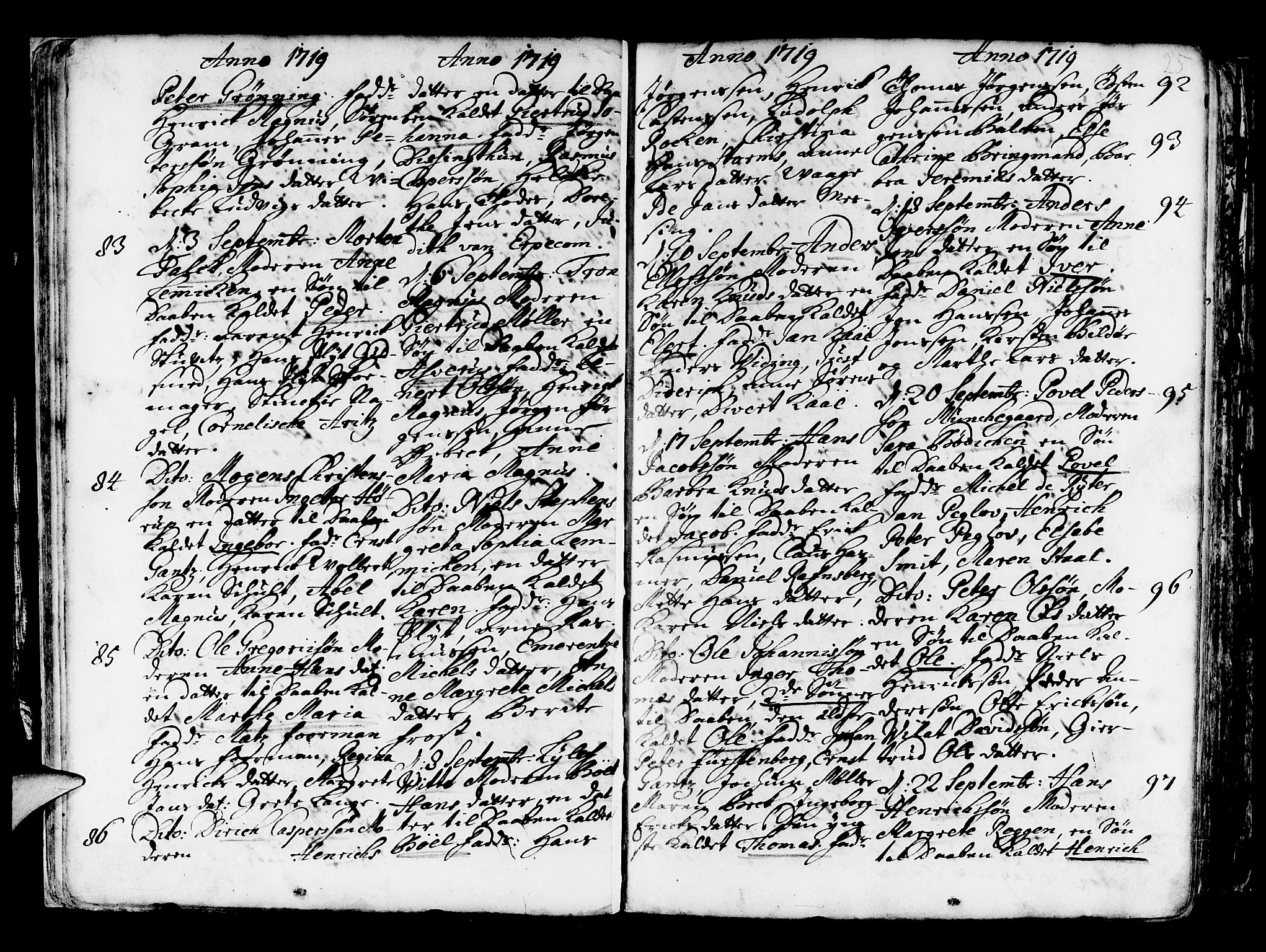 Nykirken Sokneprestembete, AV/SAB-A-77101/H/Haa/L0003: Parish register (official) no. A 3, 1717-1764, p. 25