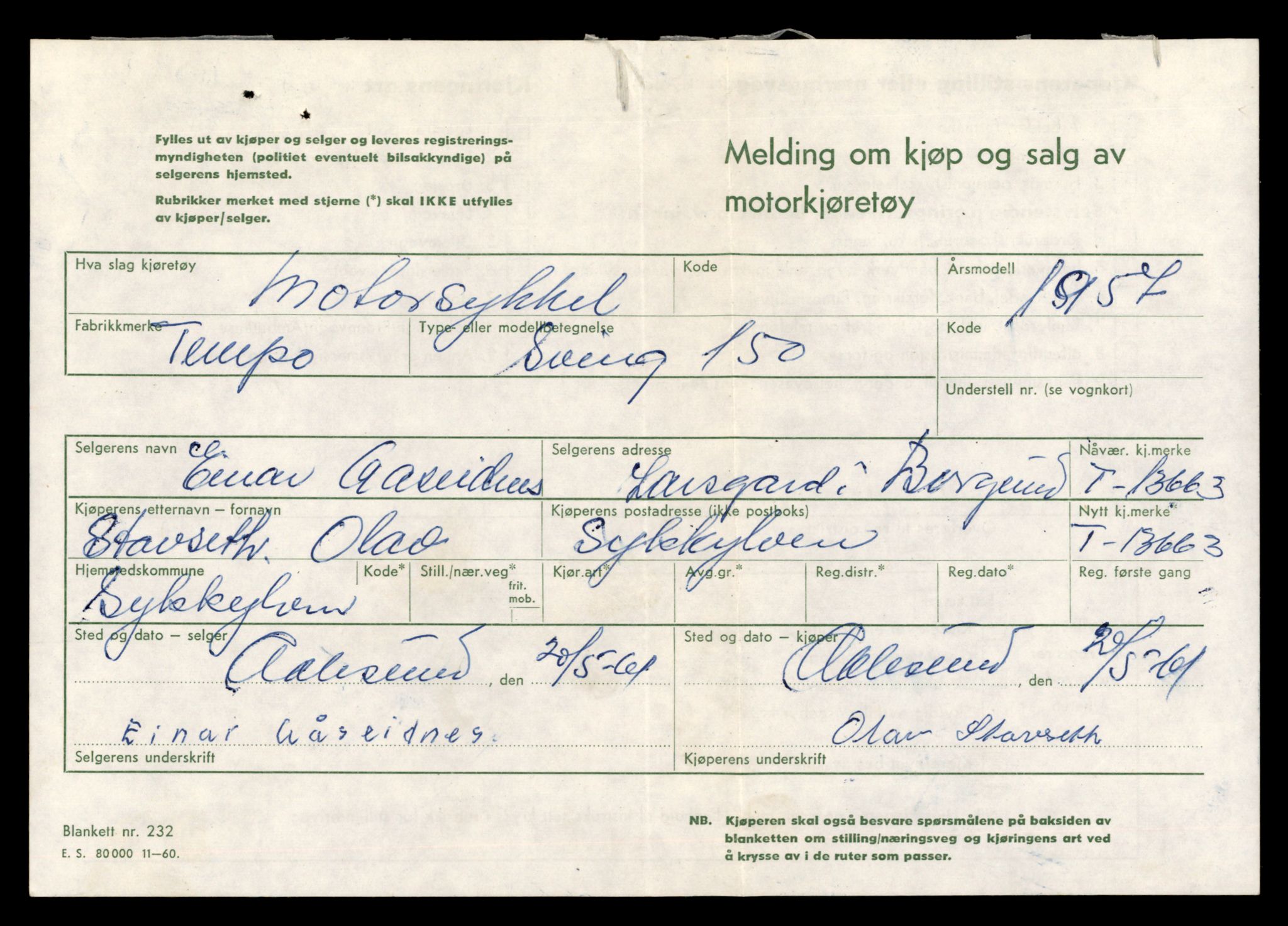 Møre og Romsdal vegkontor - Ålesund trafikkstasjon, AV/SAT-A-4099/F/Fe/L0040: Registreringskort for kjøretøy T 13531 - T 13709, 1927-1998, p. 2331