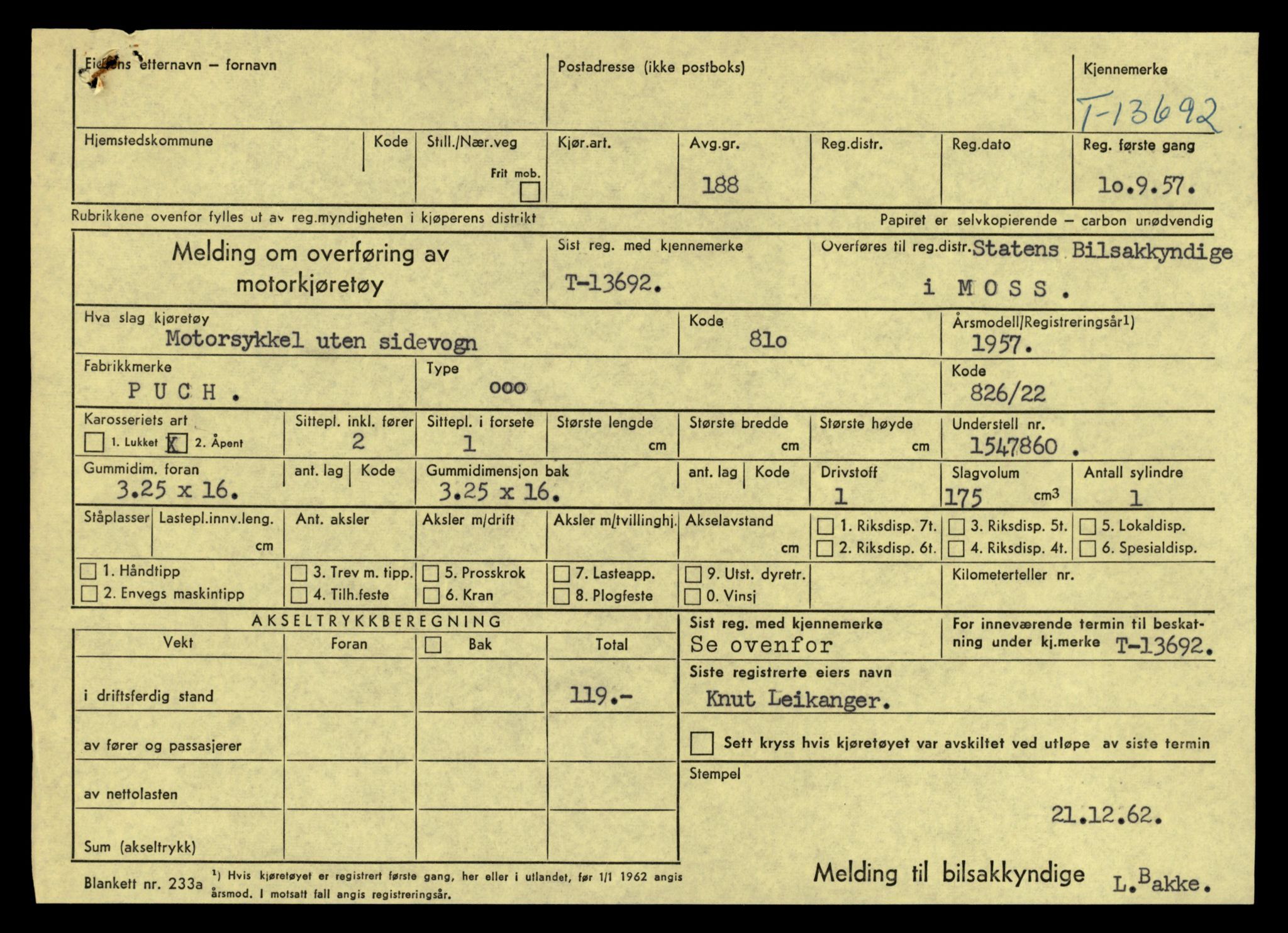 Møre og Romsdal vegkontor - Ålesund trafikkstasjon, AV/SAT-A-4099/F/Fe/L0040: Registreringskort for kjøretøy T 13531 - T 13709, 1927-1998, p. 2761