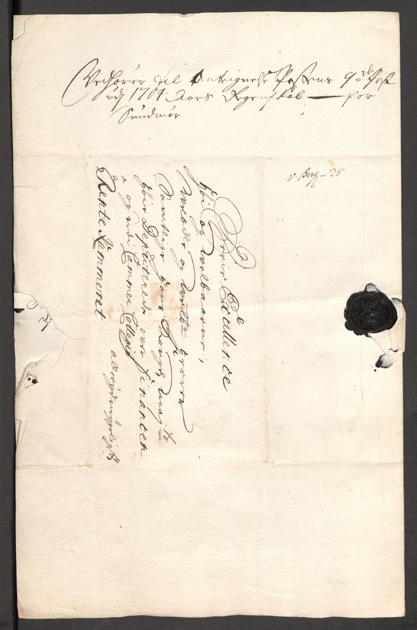 Rentekammeret inntil 1814, Reviderte regnskaper, Fogderegnskap, RA/EA-4092/R54/L3560: Fogderegnskap Sunnmøre, 1704-1705, p. 260