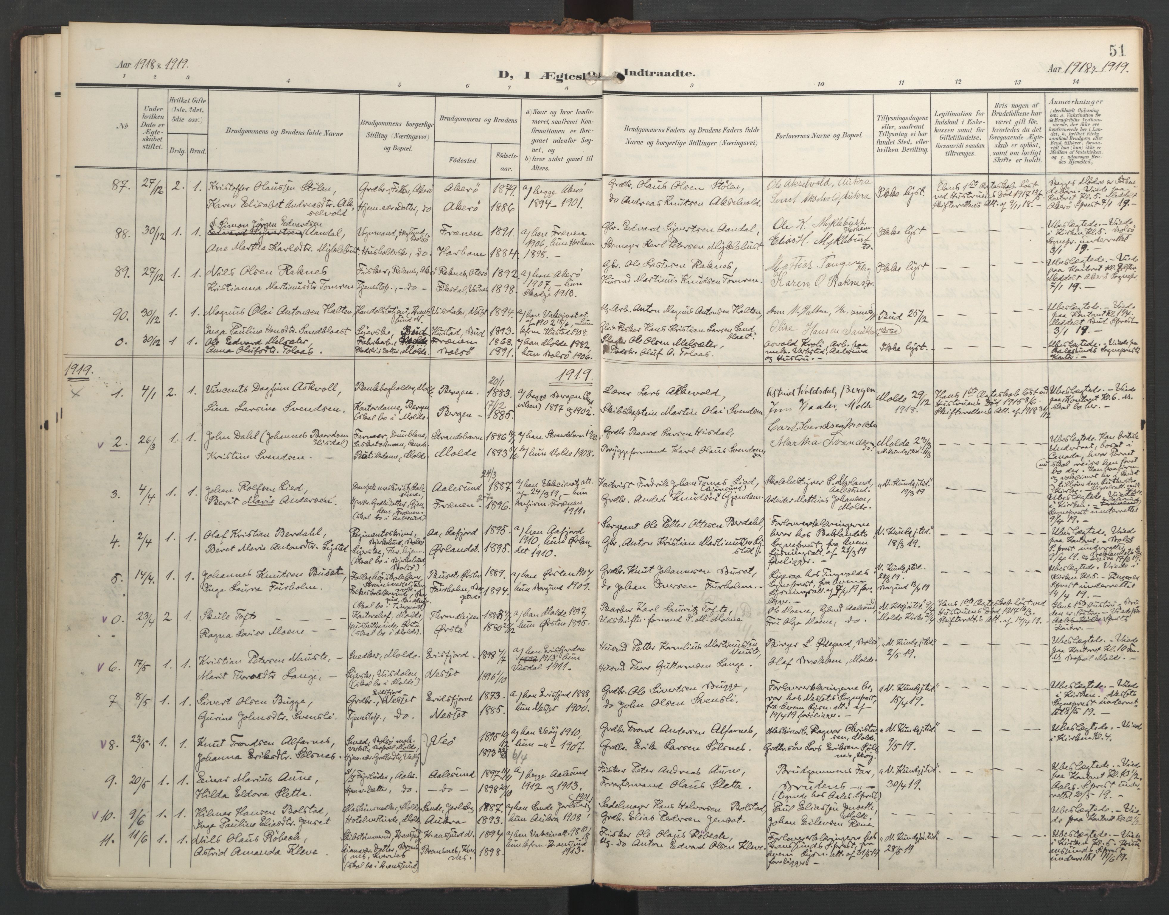 Ministerialprotokoller, klokkerbøker og fødselsregistre - Møre og Romsdal, SAT/A-1454/558/L0694: Parish register (official) no. 558A08, 1907-1922, p. 51