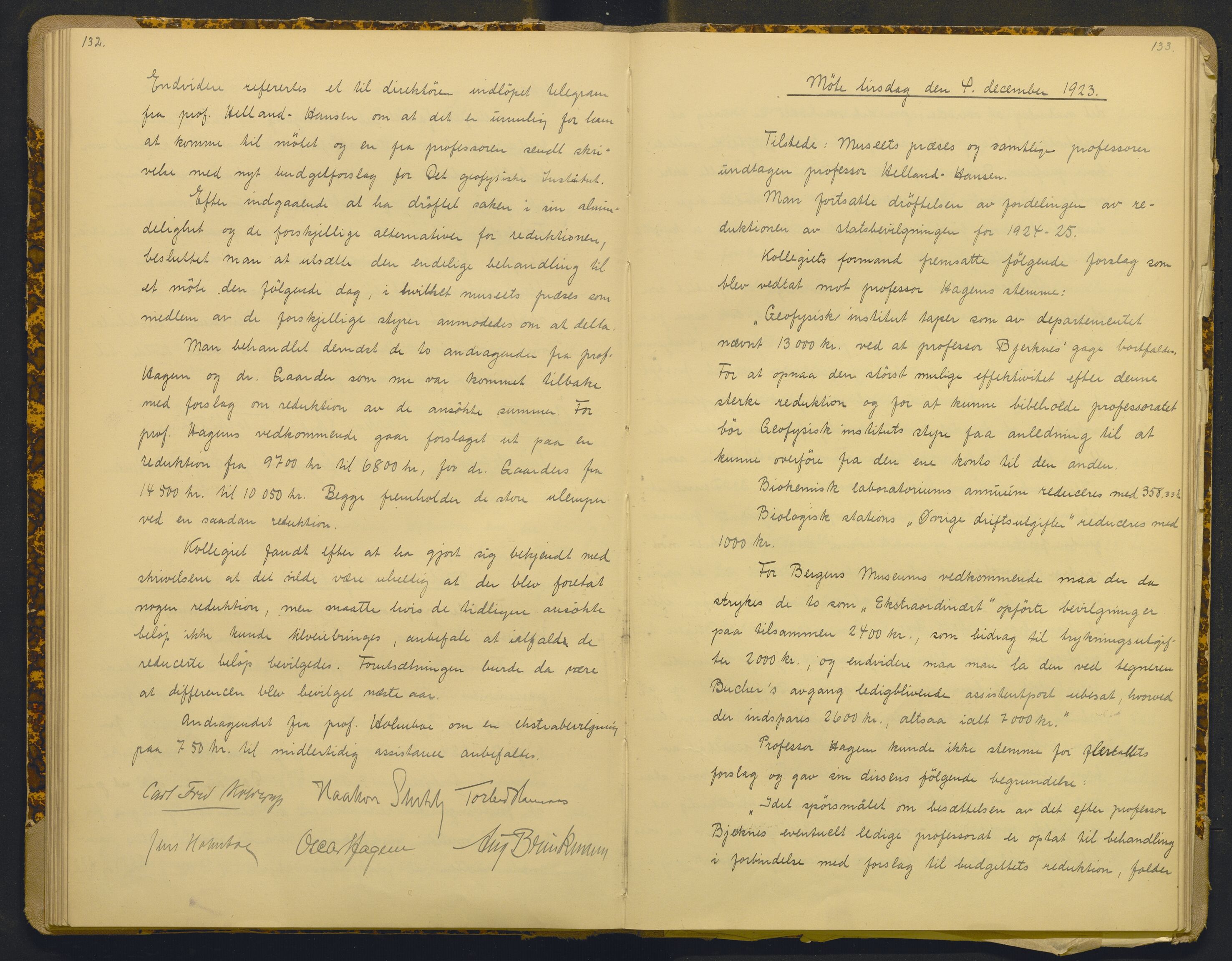 Bergens Museum, AV/SAB-A-17301/18/A/L0001: Bestyrerkollegiets forhandlingsprotokoll med register , 1907-1927, p. 132-133