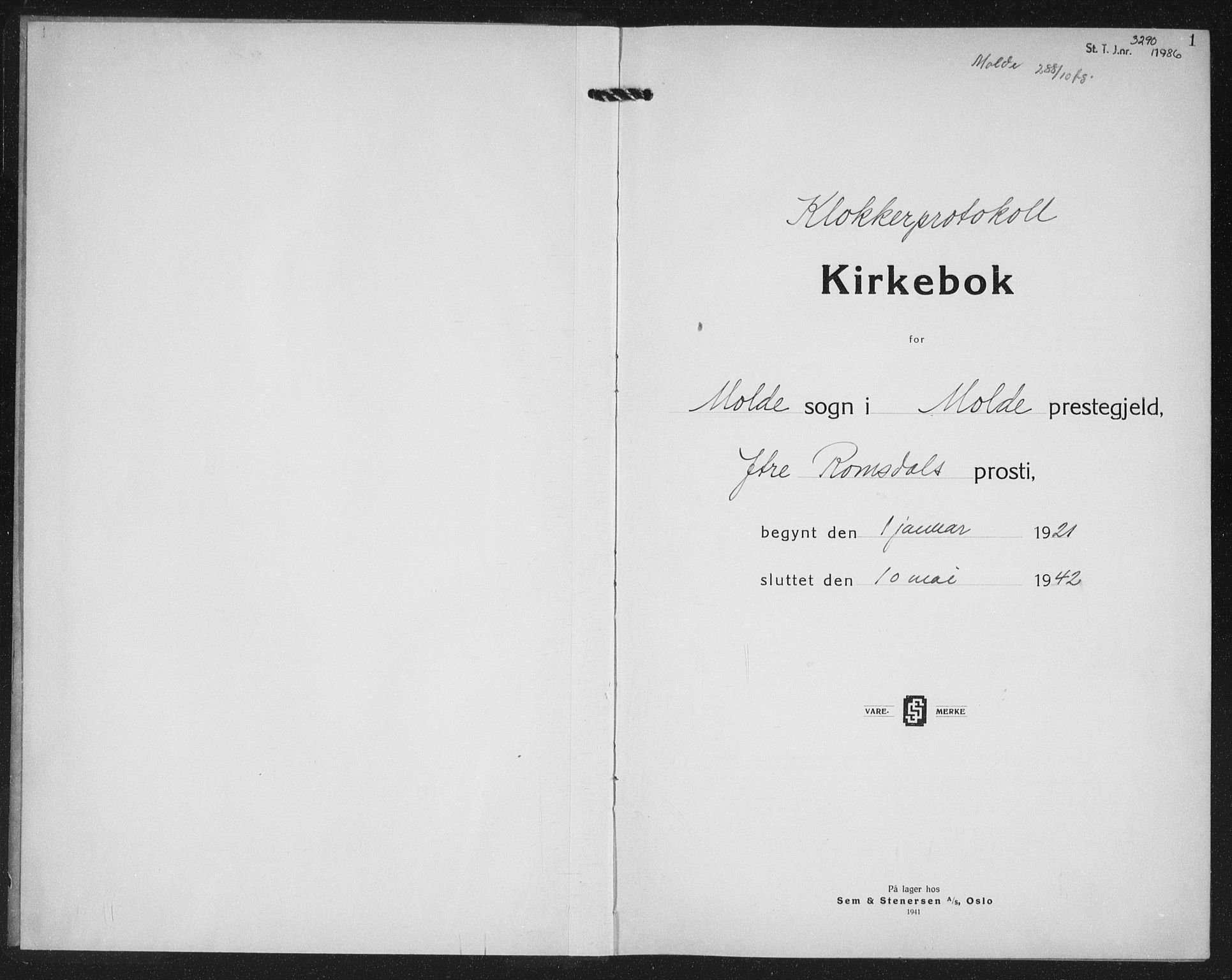 Ministerialprotokoller, klokkerbøker og fødselsregistre - Møre og Romsdal, SAT/A-1454/558/L0704: Parish register (copy) no. 558C05, 1921-1942, p. 1