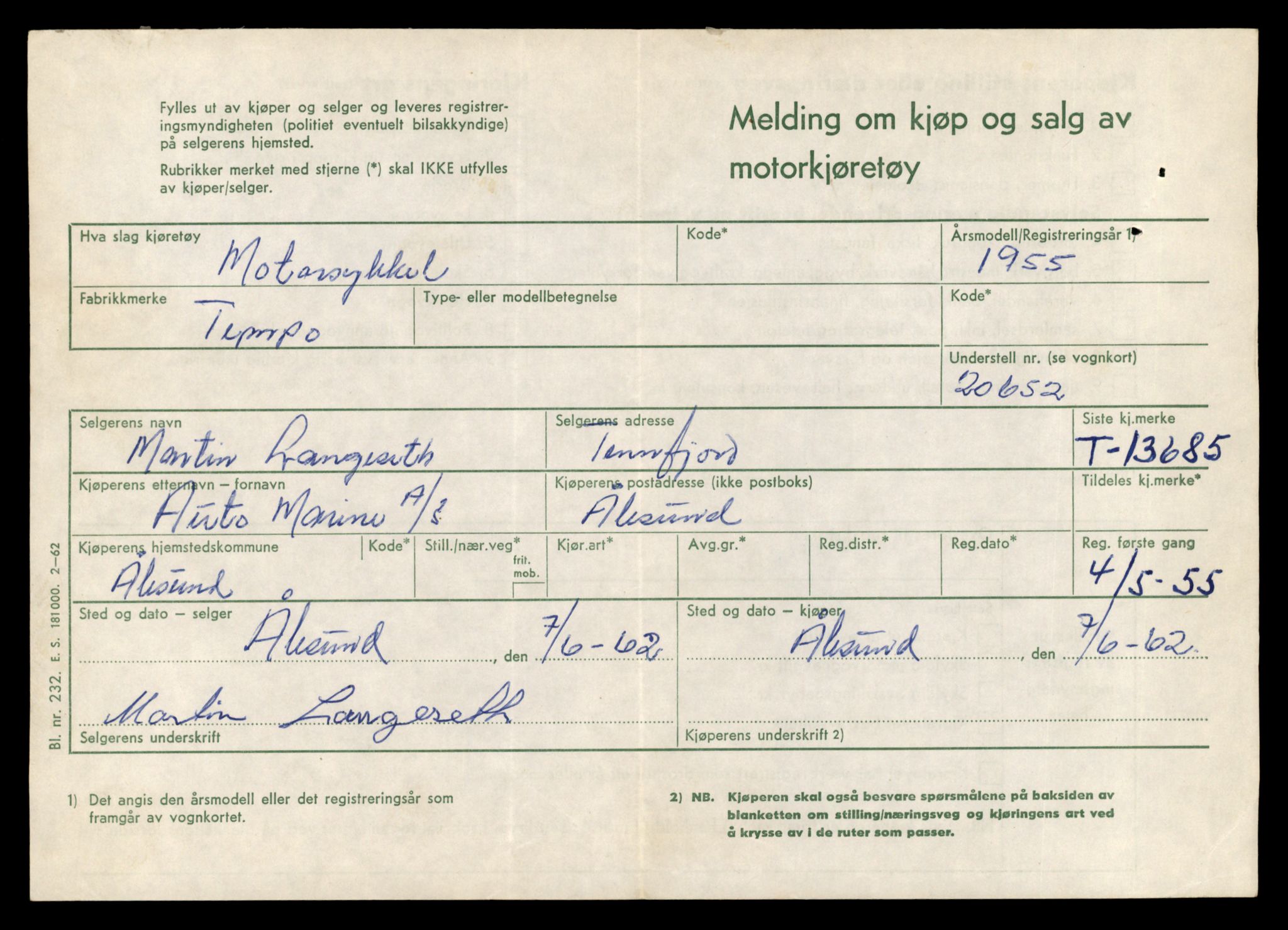 Møre og Romsdal vegkontor - Ålesund trafikkstasjon, AV/SAT-A-4099/F/Fe/L0040: Registreringskort for kjøretøy T 13531 - T 13709, 1927-1998, p. 2653