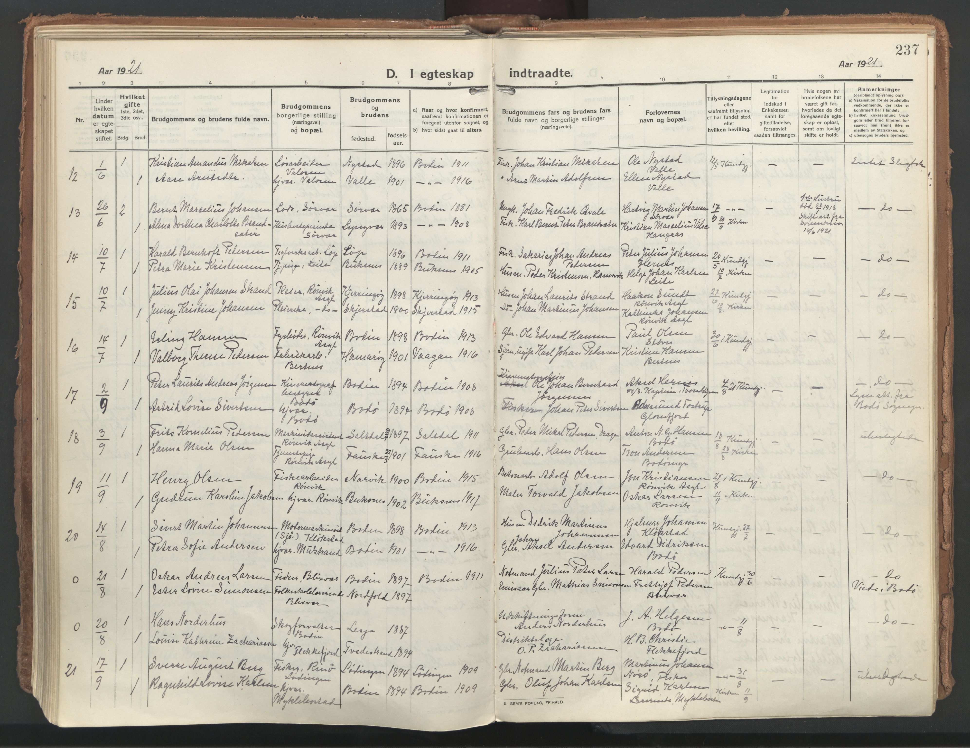 Ministerialprotokoller, klokkerbøker og fødselsregistre - Nordland, SAT/A-1459/802/L0060: Parish register (official) no. 802A07, 1916-1933, p. 237