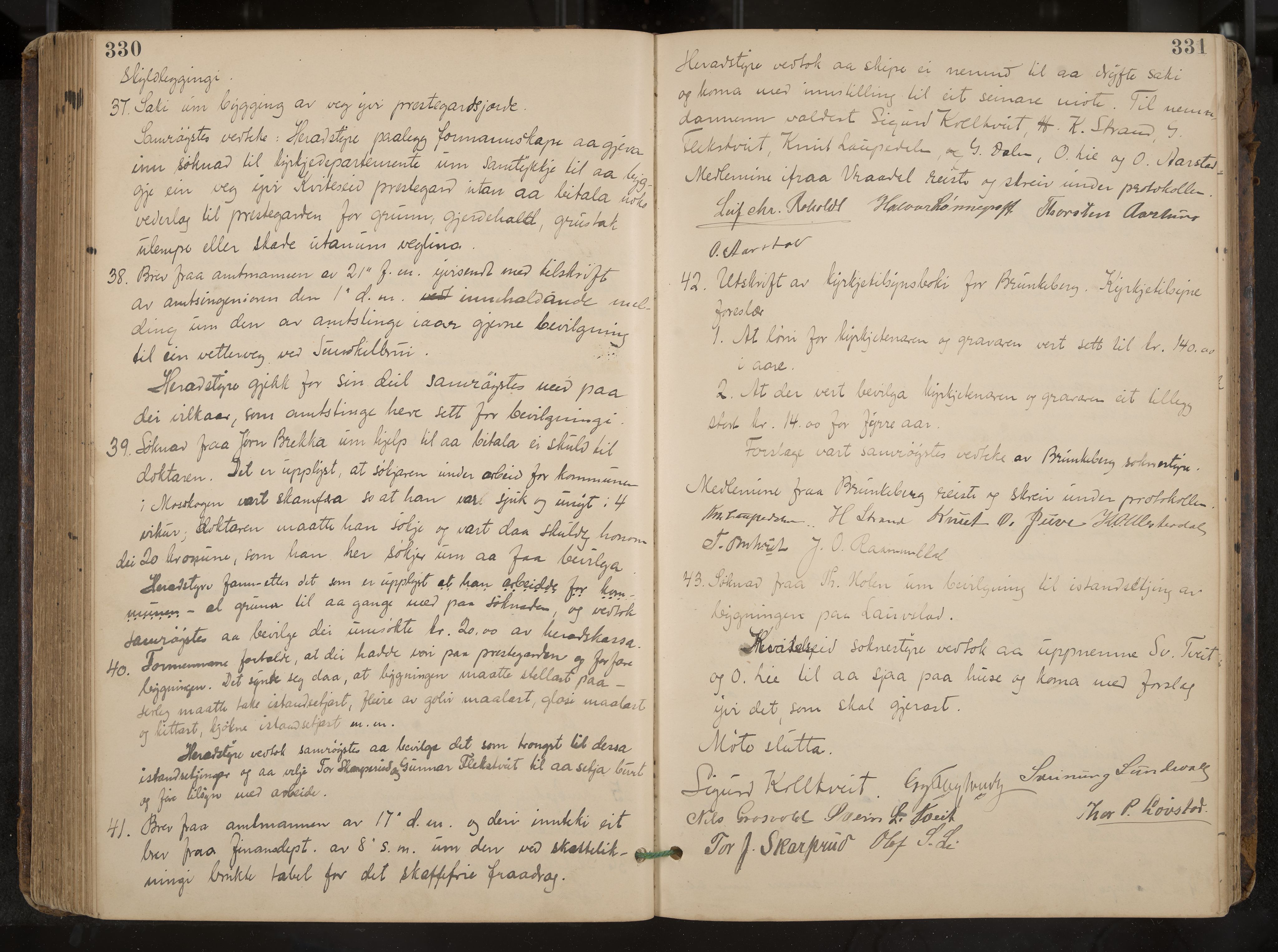 Kviteseid formannskap og sentraladministrasjon, IKAK/0829021/A/Aa/L0004: Møtebok, 1896-1911, p. 330-331