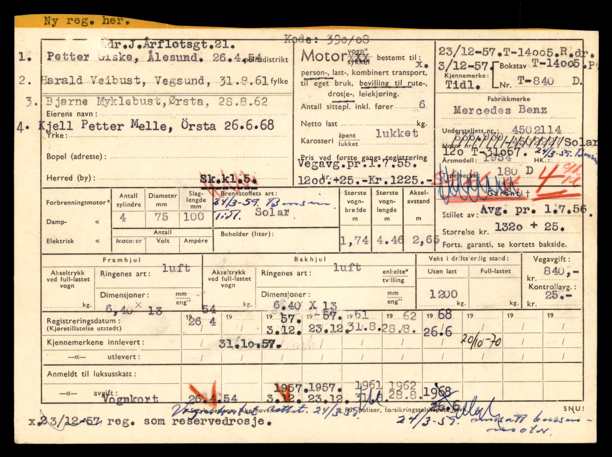 Møre og Romsdal vegkontor - Ålesund trafikkstasjon, AV/SAT-A-4099/F/Fe/L0042: Registreringskort for kjøretøy T 13906 - T 14079, 1927-1998, p. 1353